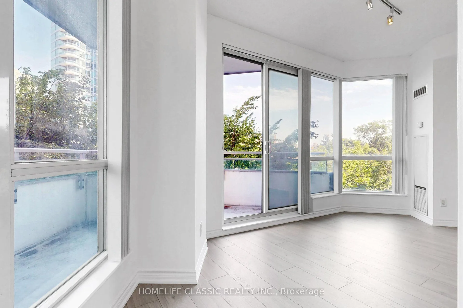 60 Byng Avenue #303