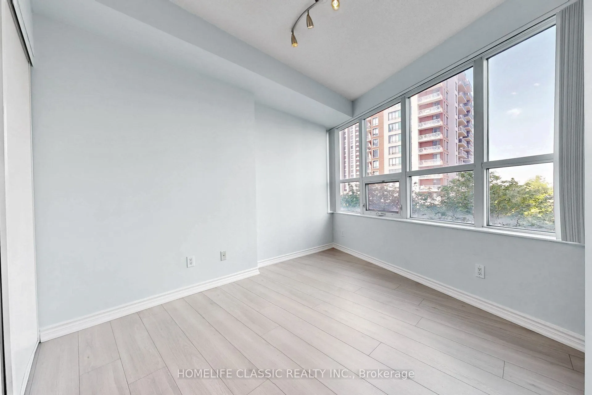 60 Byng Avenue #303