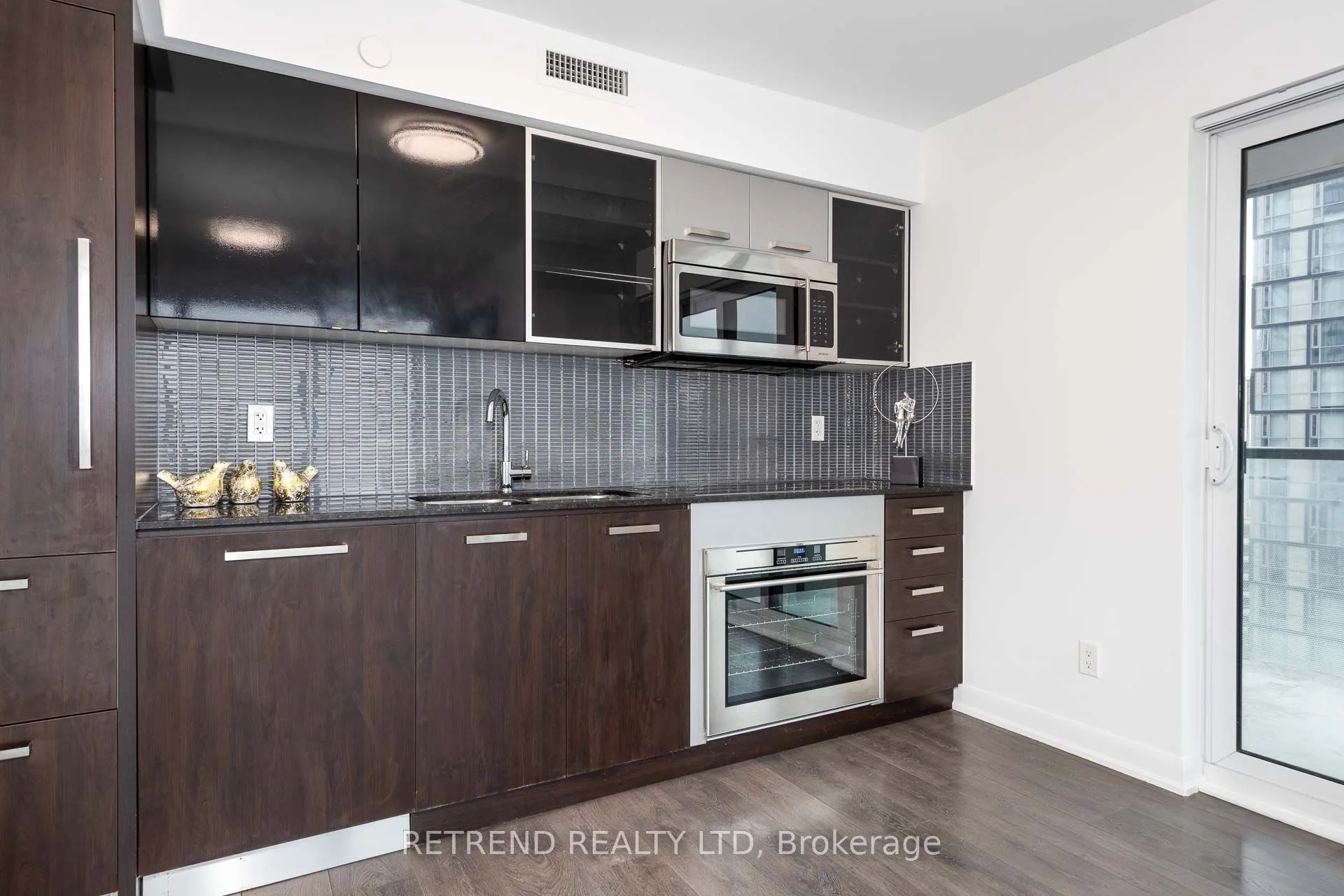 5168 yonge Street #1209