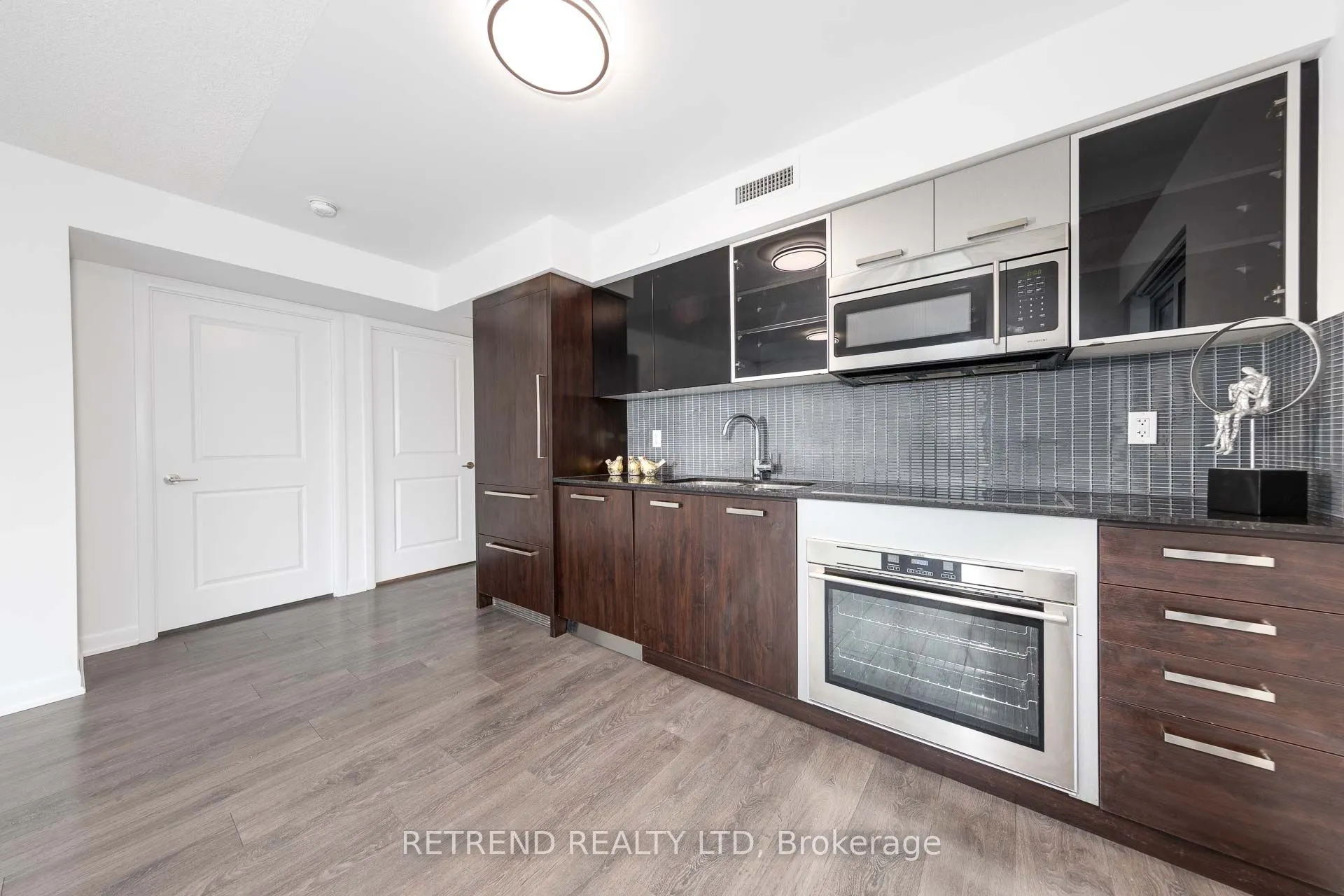 5168 yonge Street #1209