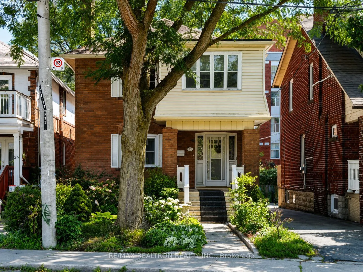 25 Ranleigh Avenue #2nd Floor Unit