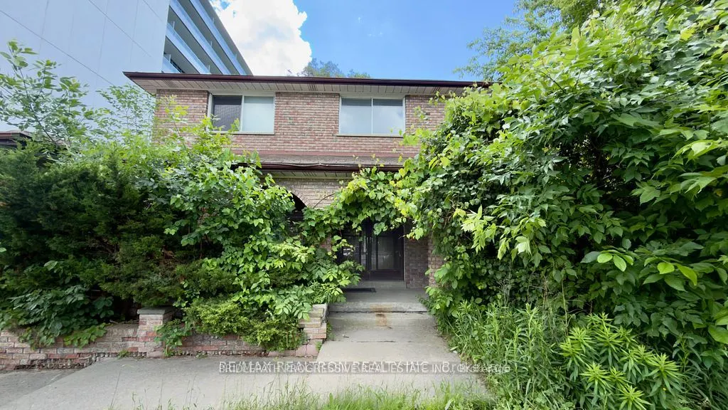 589 Sheppard Avenue E