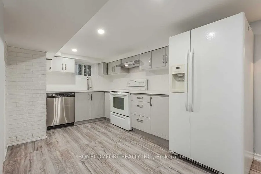 208 Manning Avenue