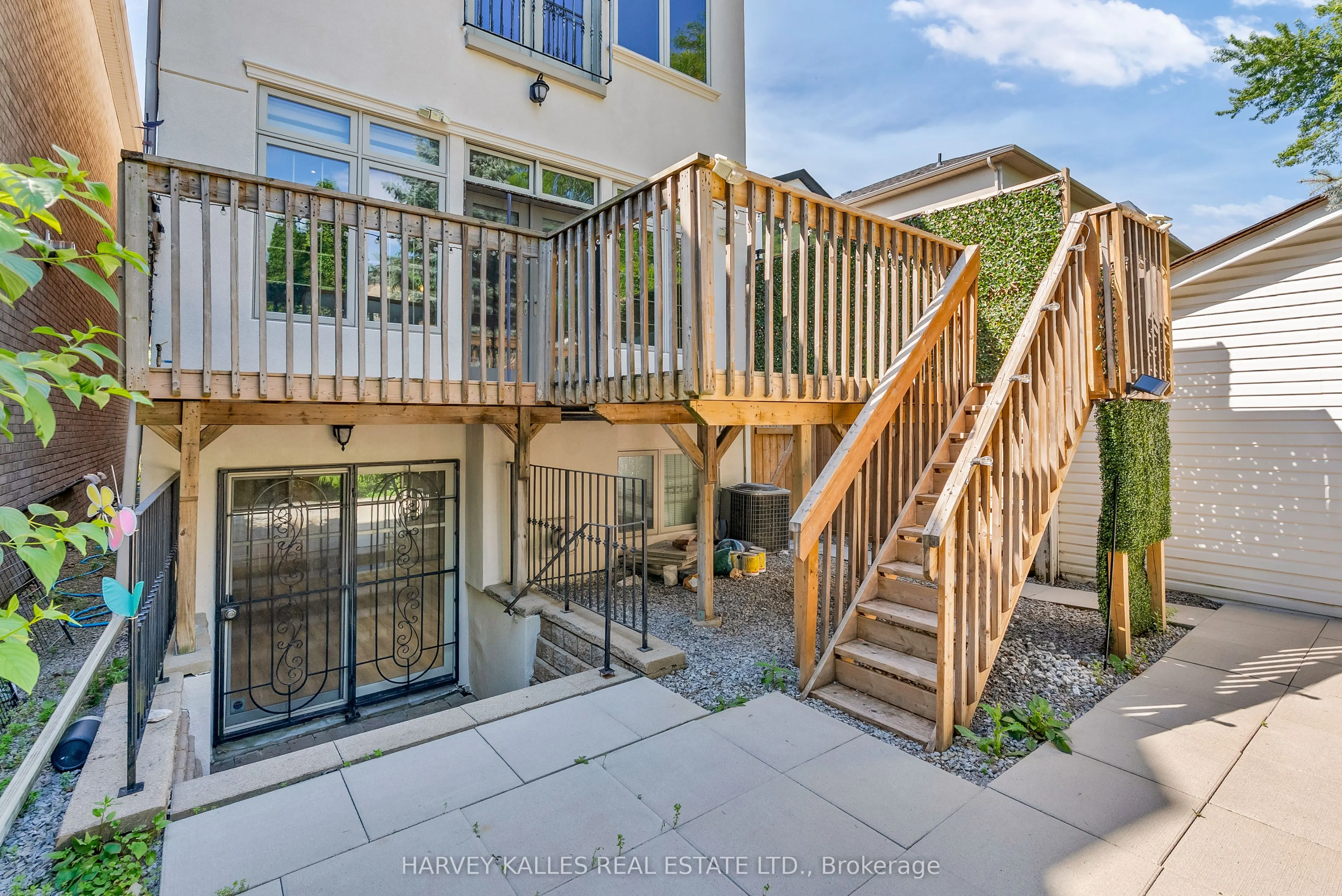 168 Roe Avenue