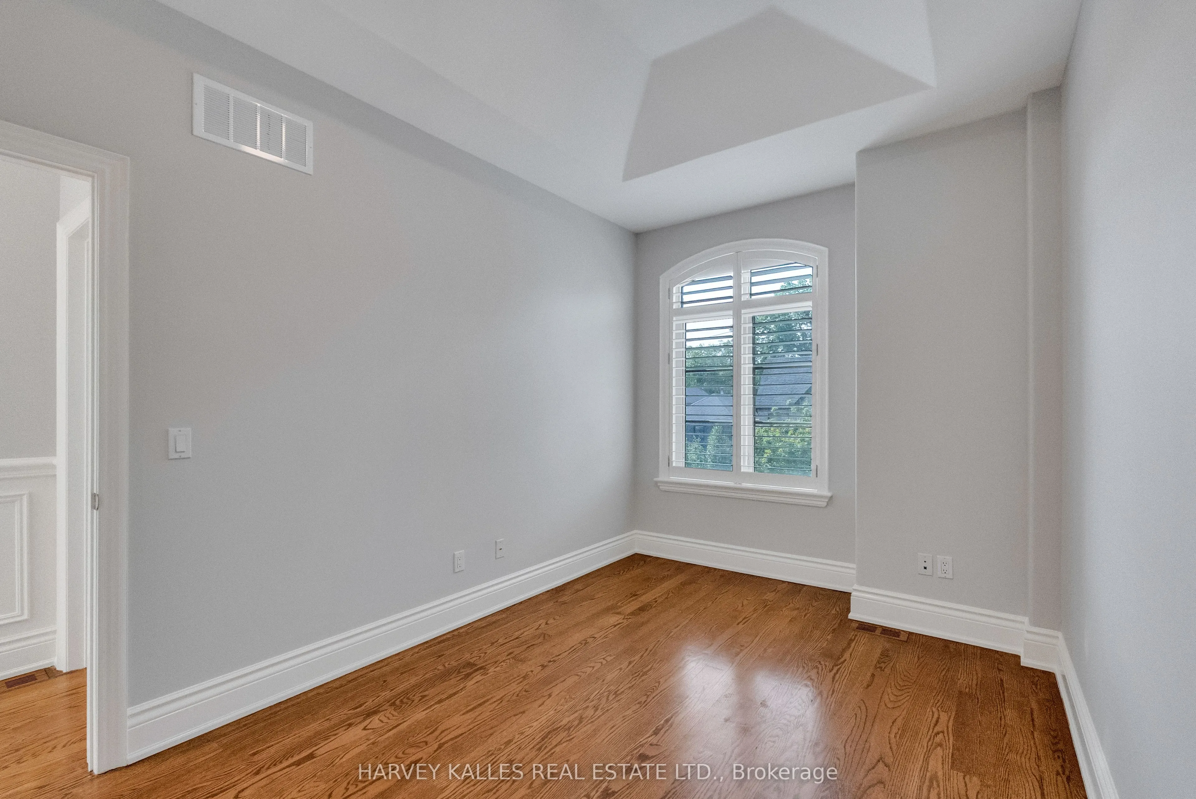 168 Roe Avenue