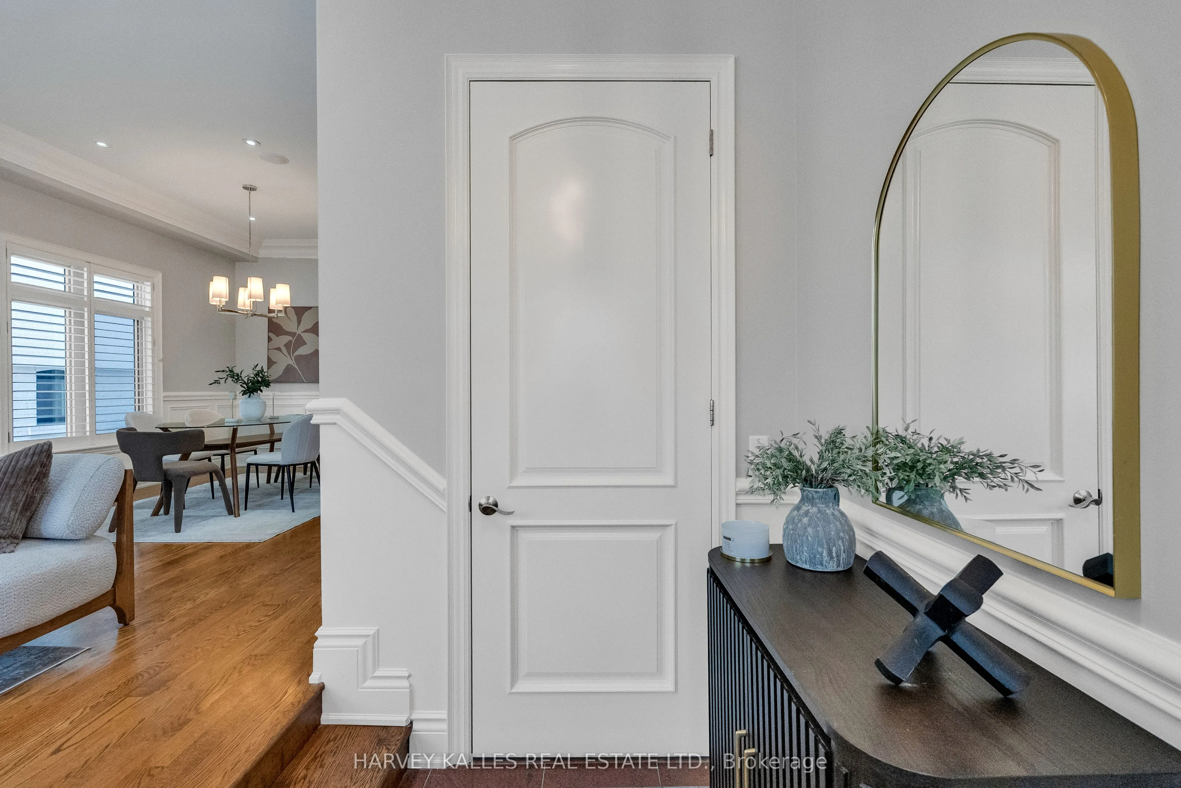 168 Roe Avenue