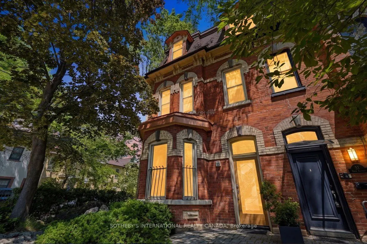 33 Rose Avenue