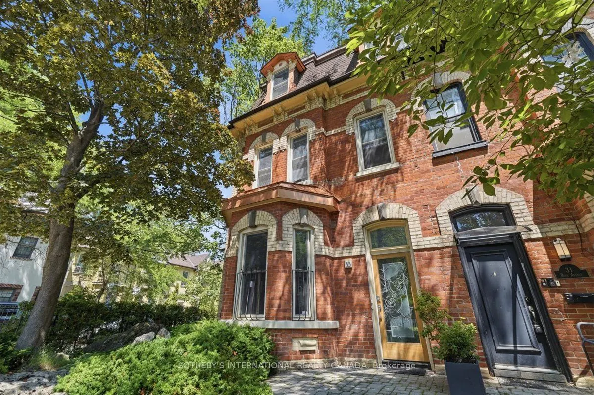 33 Rose Avenue
