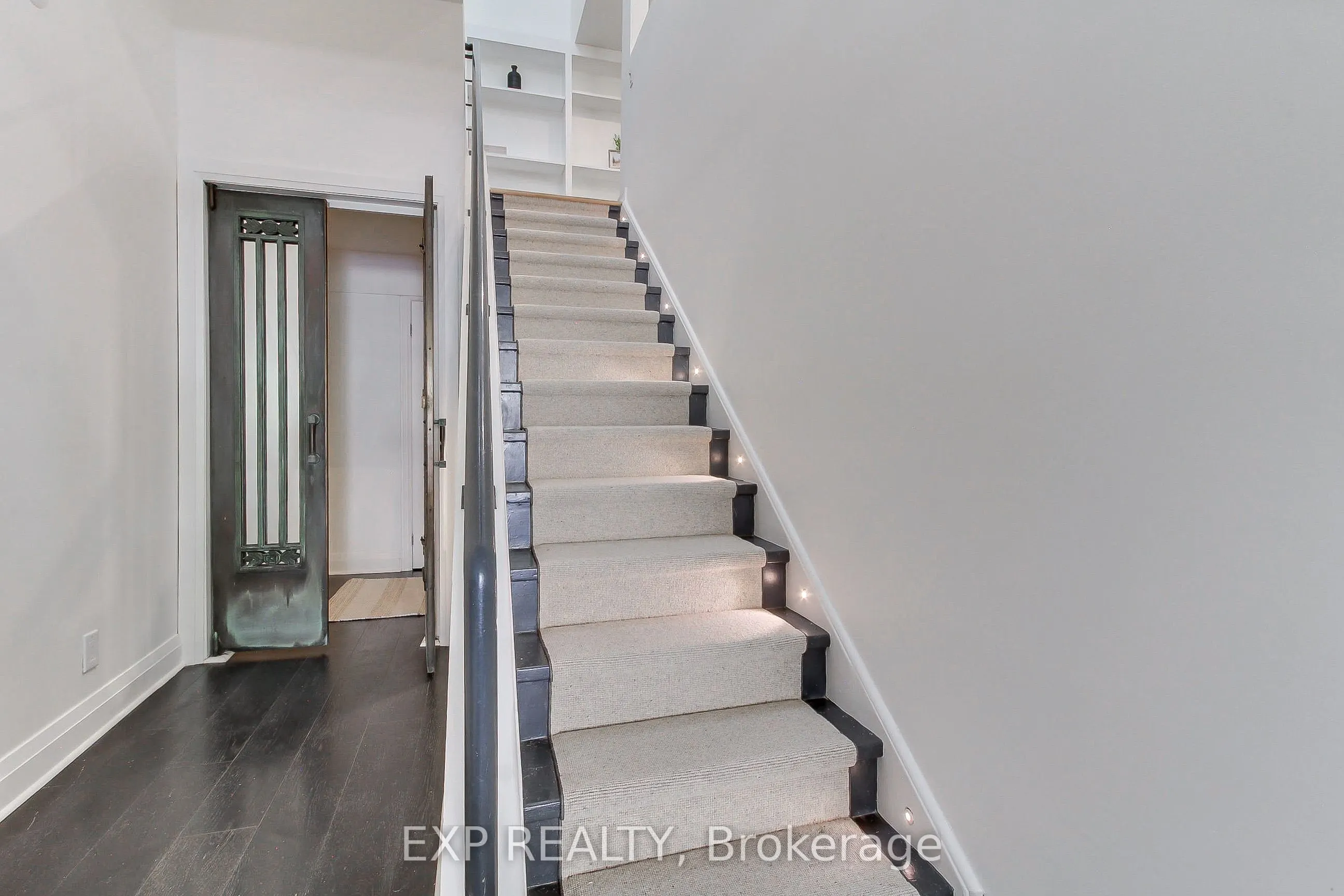 306 Sackville Street #4