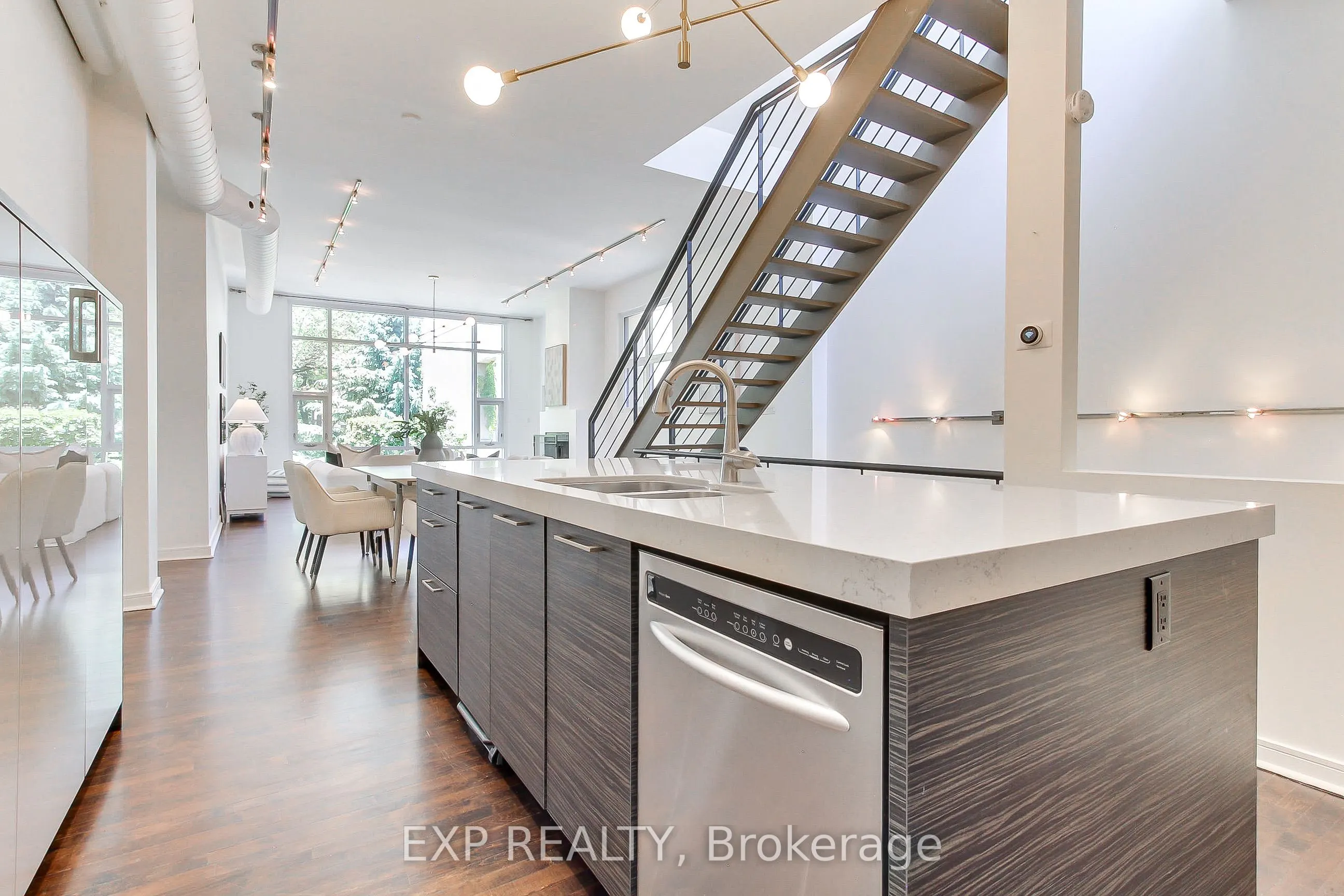 306 Sackville Street #4