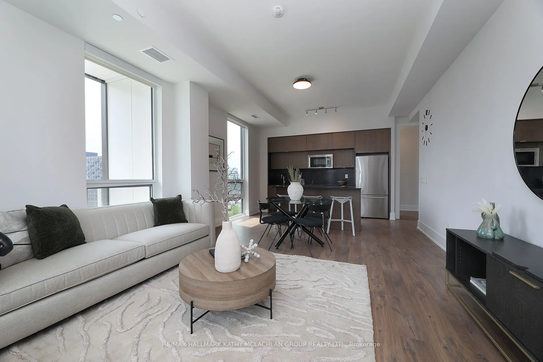 80 Vanauley Street #815