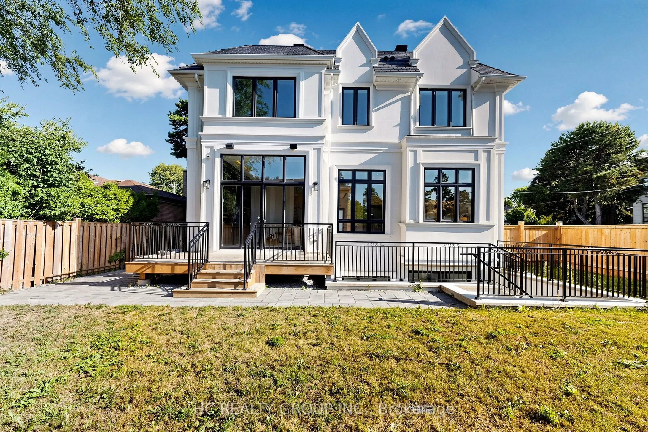 7 Knollview Crescent