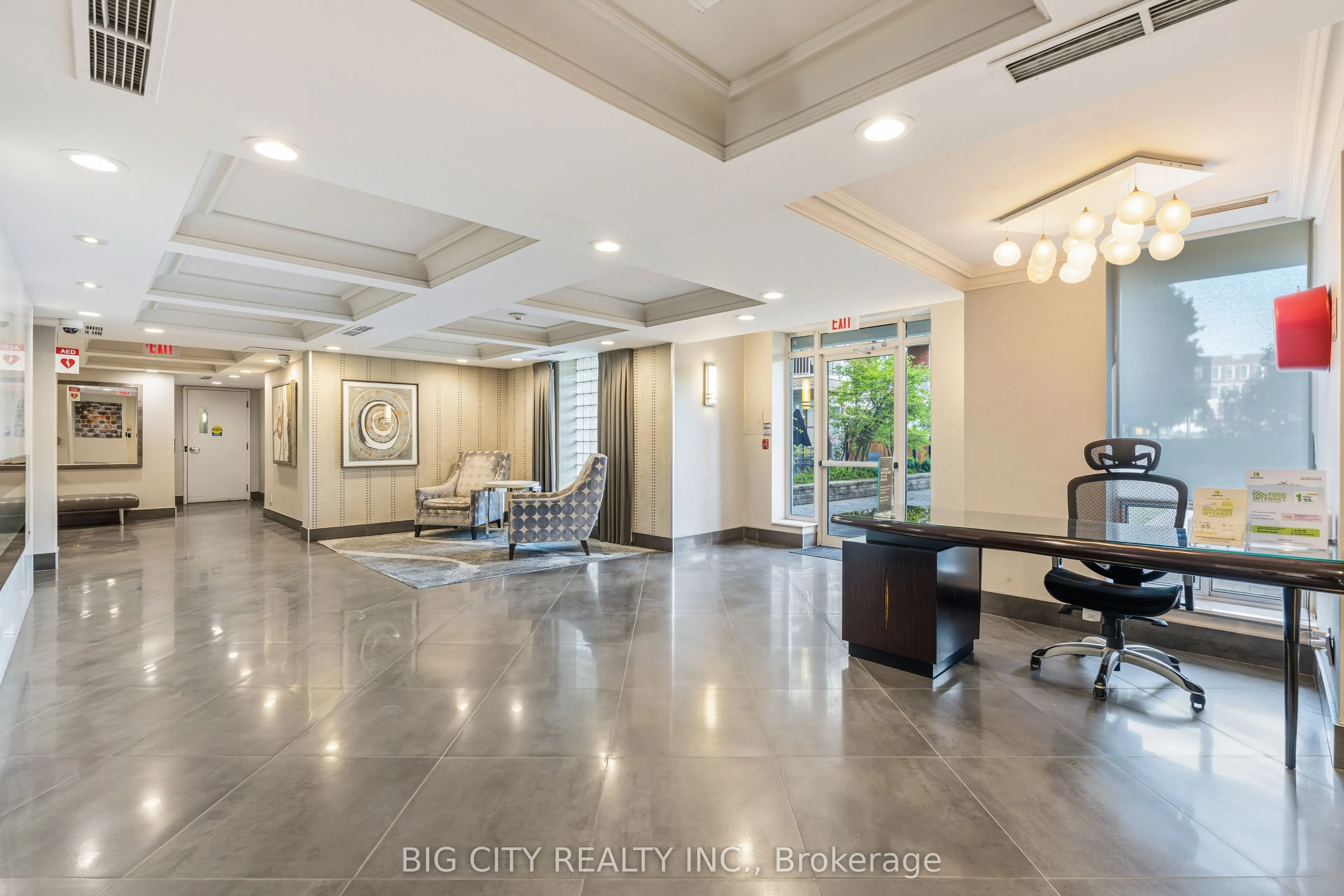 455 Rosewell Avenue #412