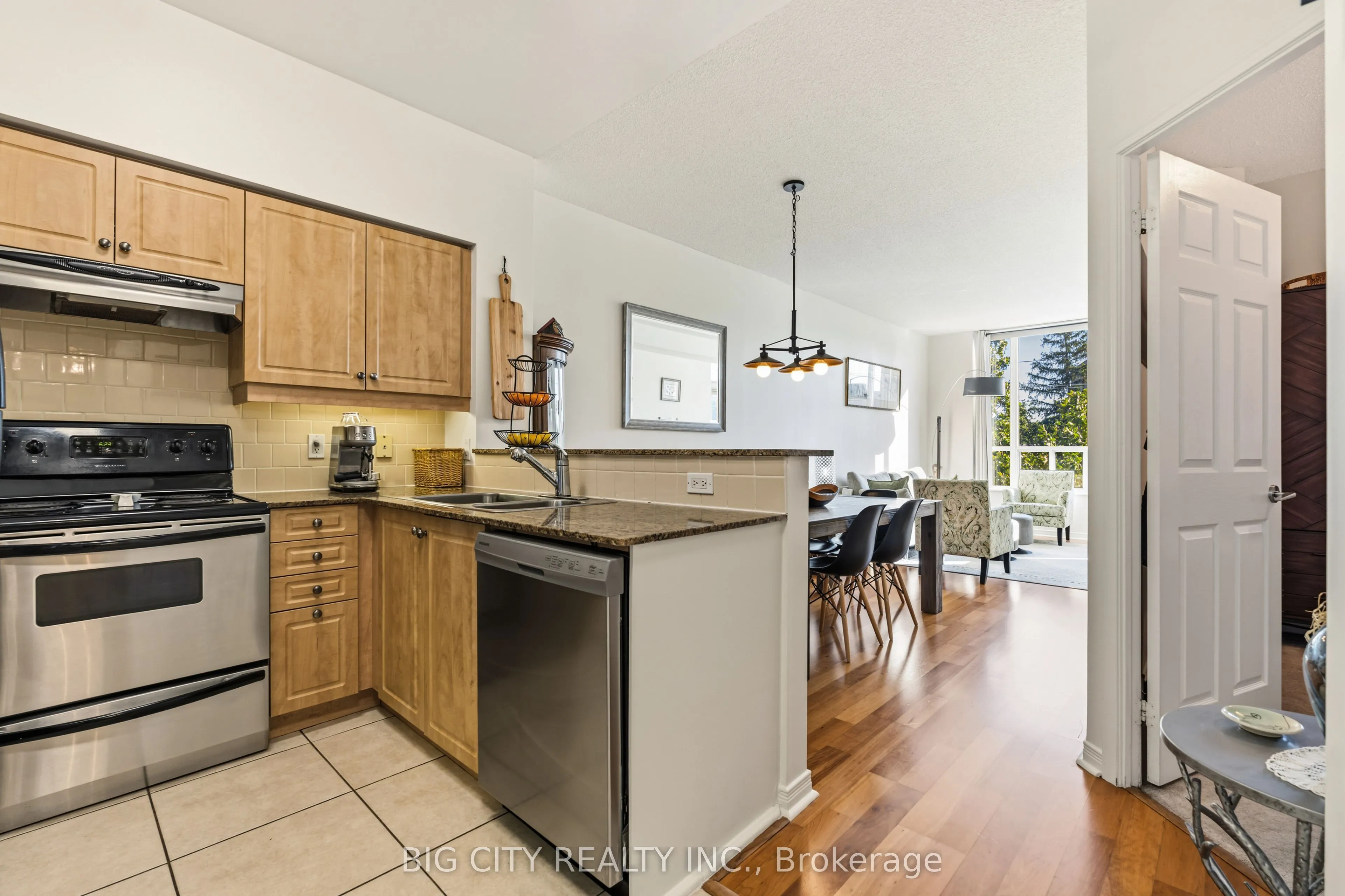 455 Rosewell Avenue #412