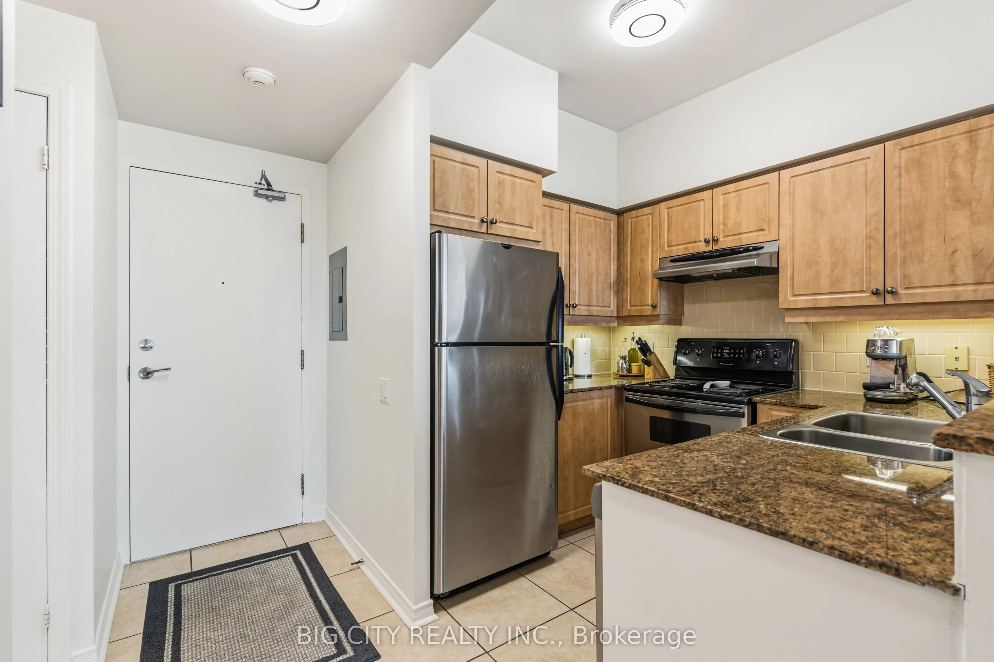 455 Rosewell Avenue #412