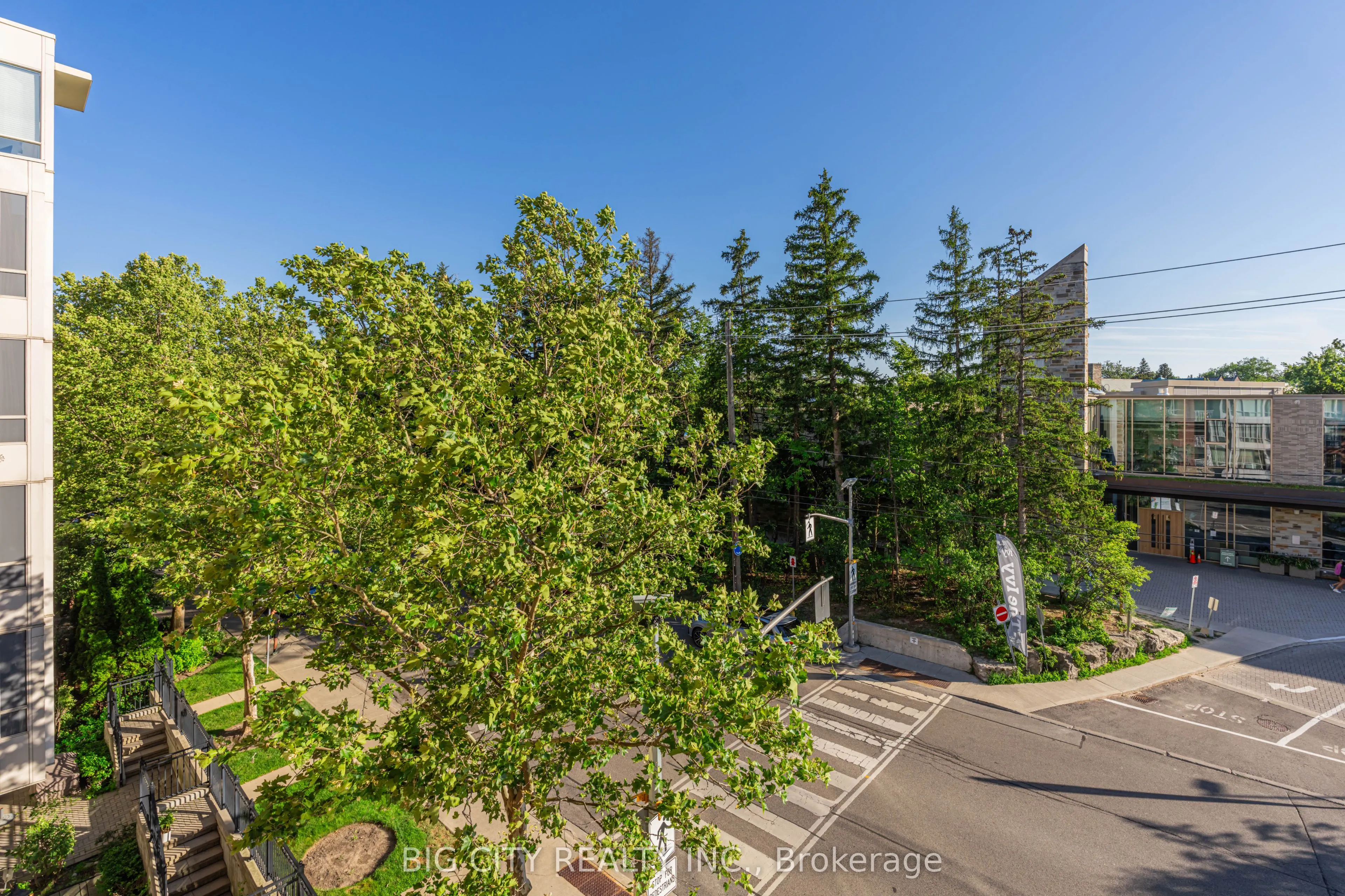 455 Rosewell Avenue #412