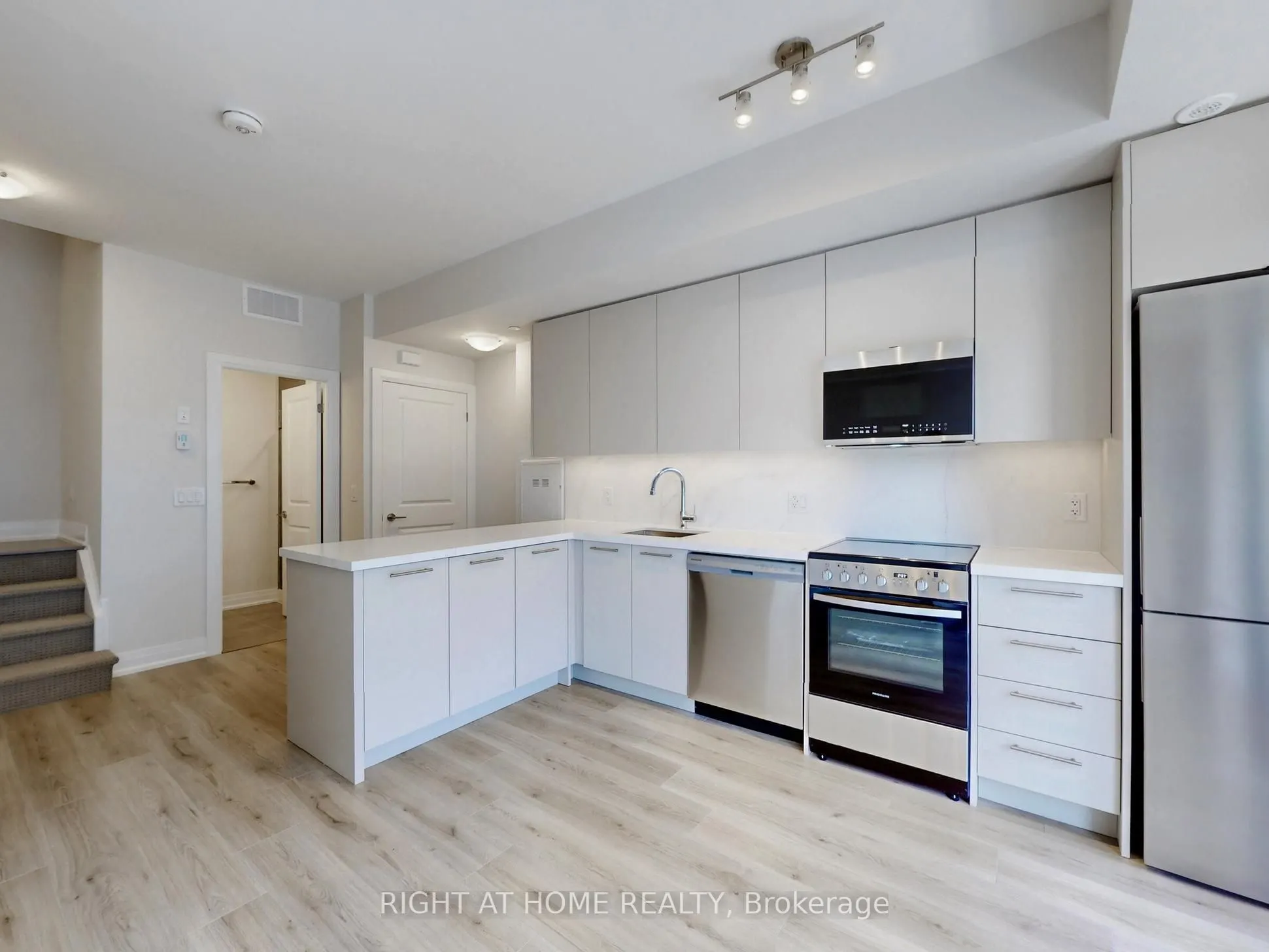851 Sheppard Avenue W #30