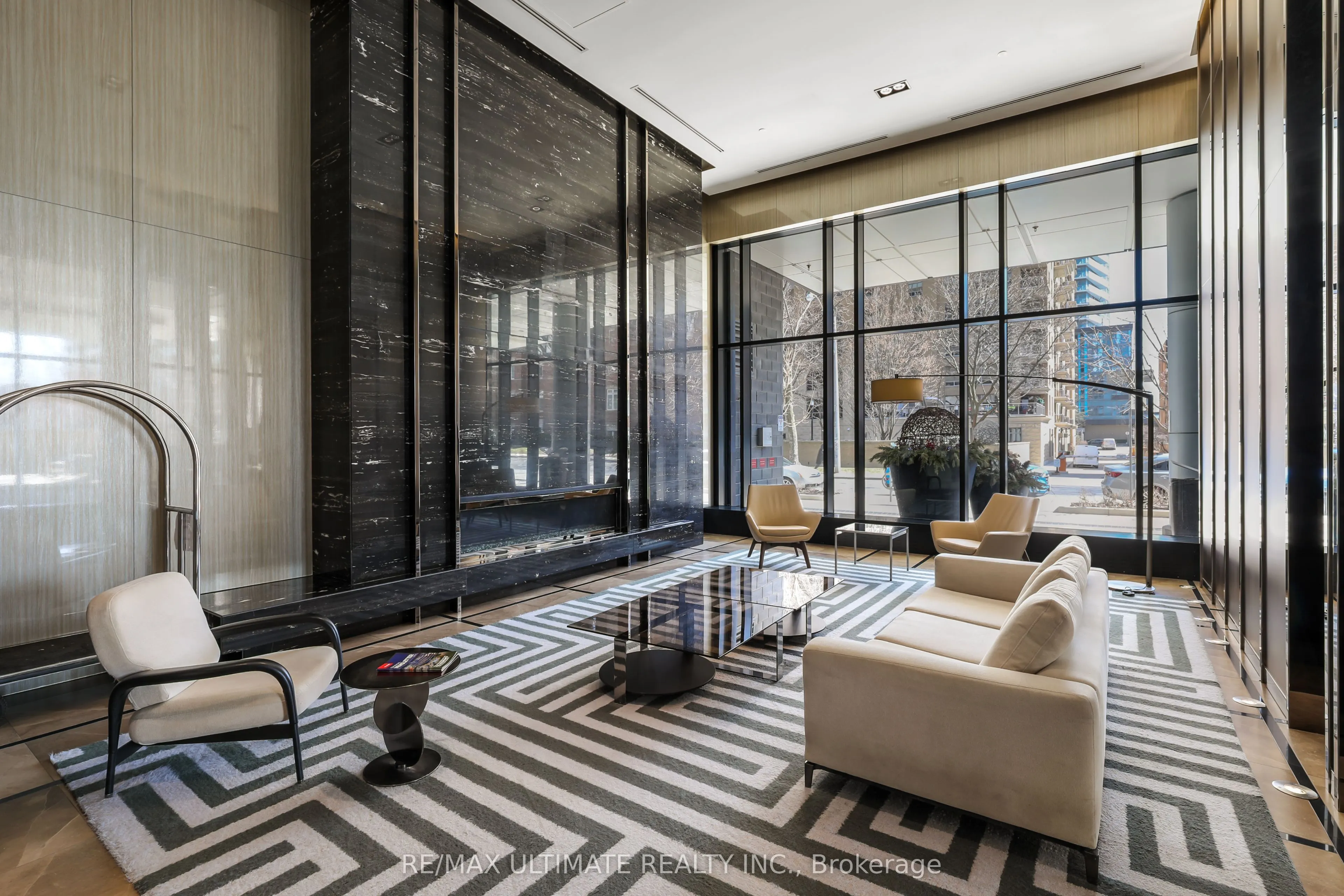 98 Lillian Street #1812
