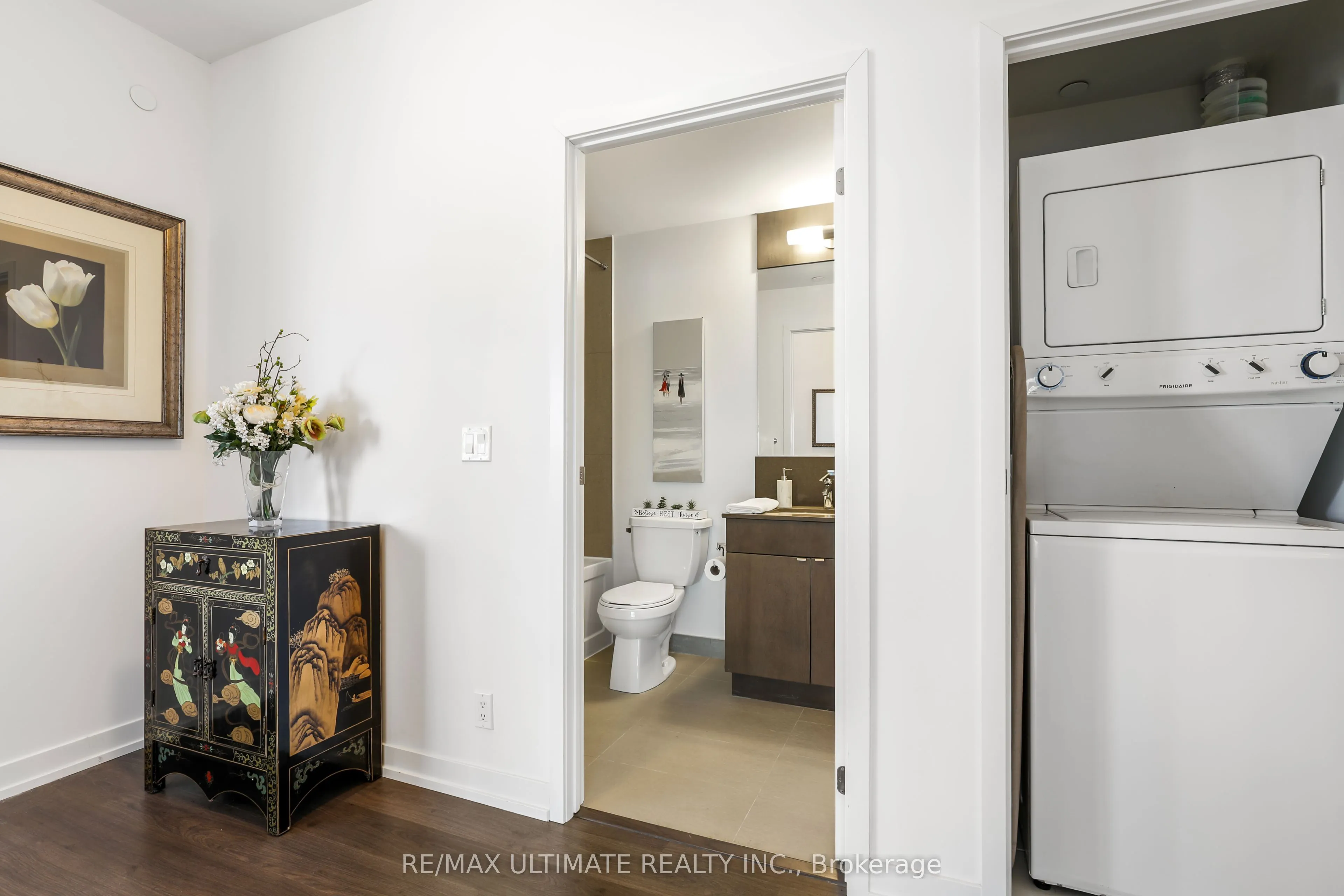 98 Lillian Street #1812