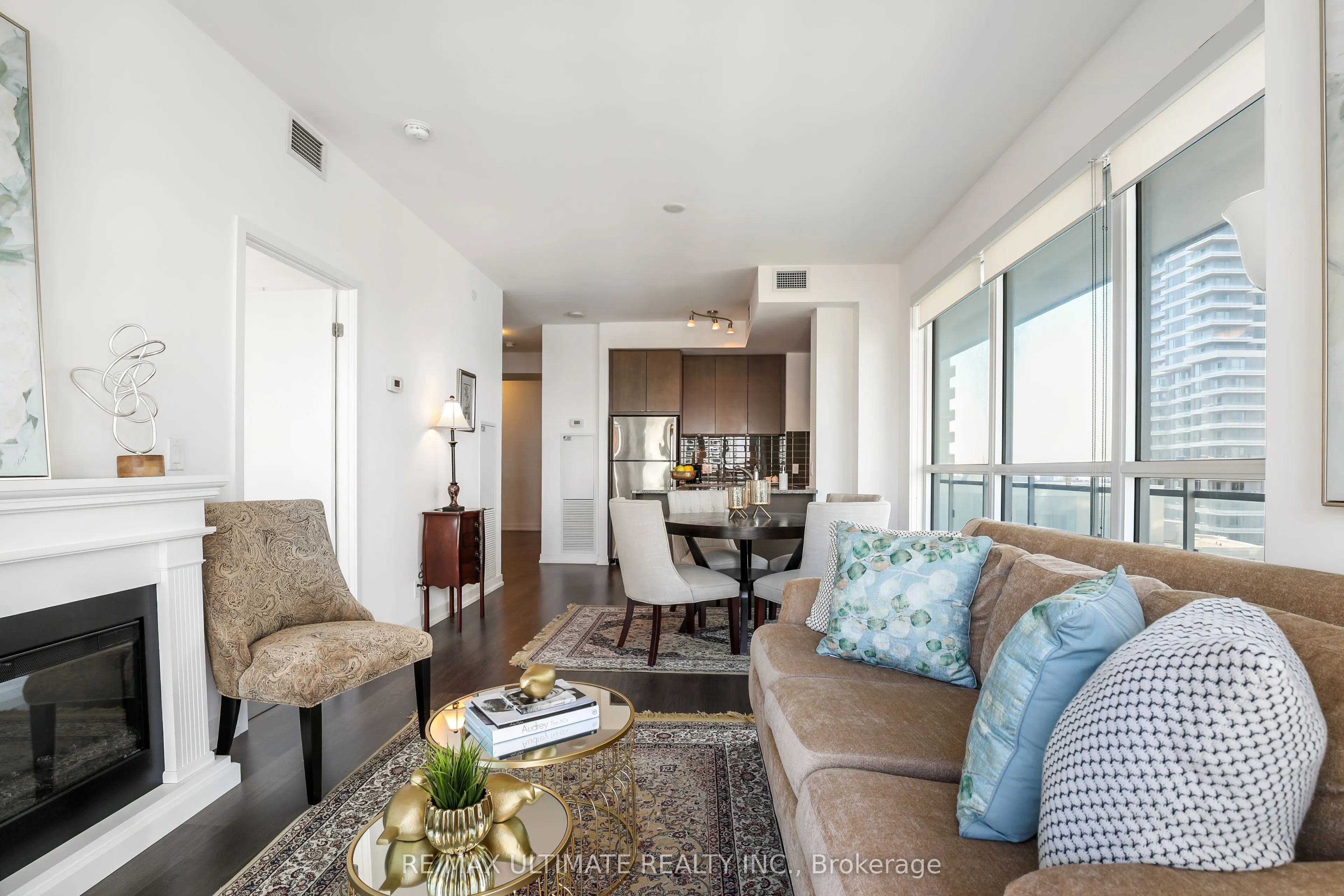 98 Lillian Street #1812