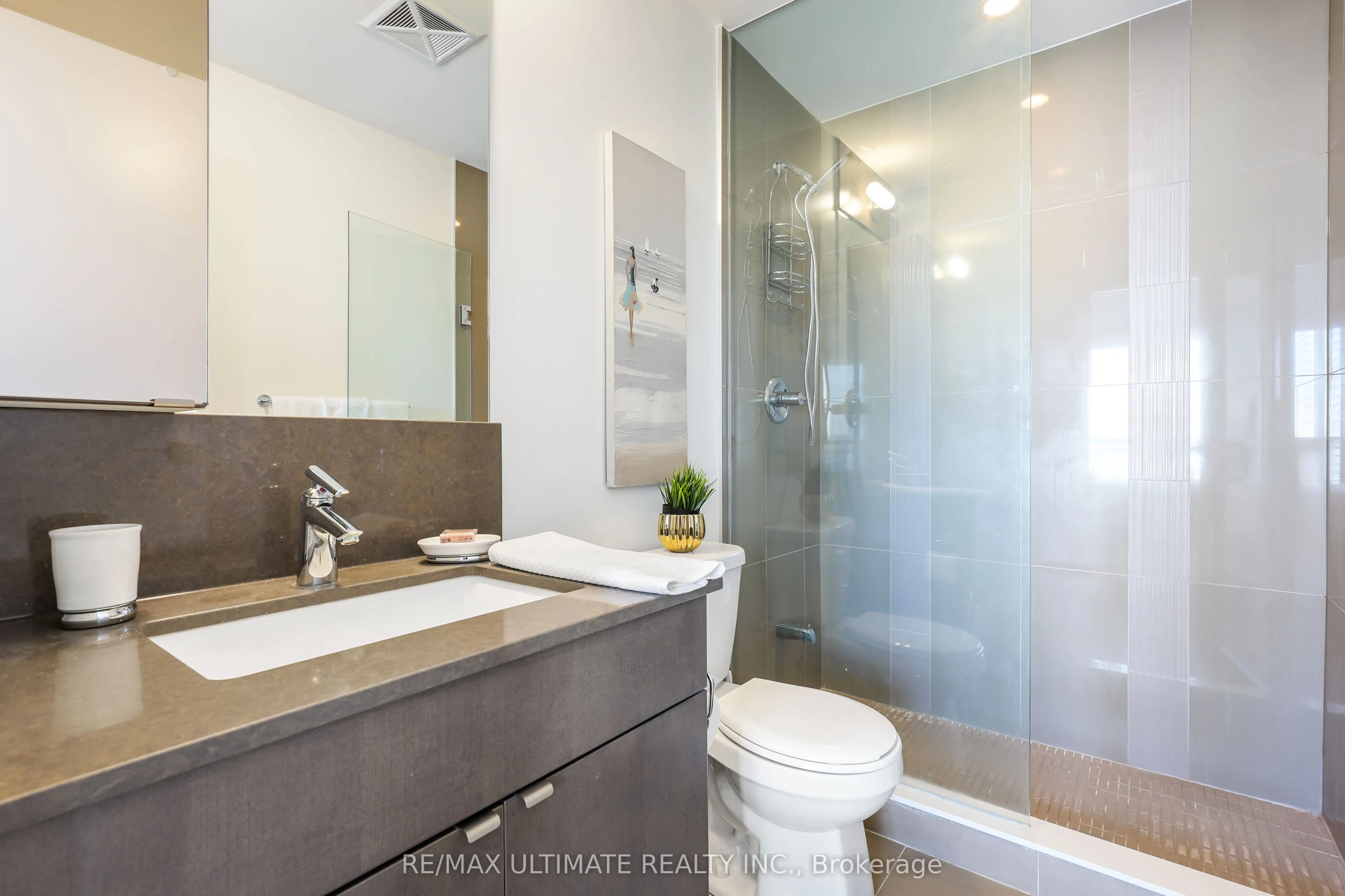 98 Lillian Street #1812