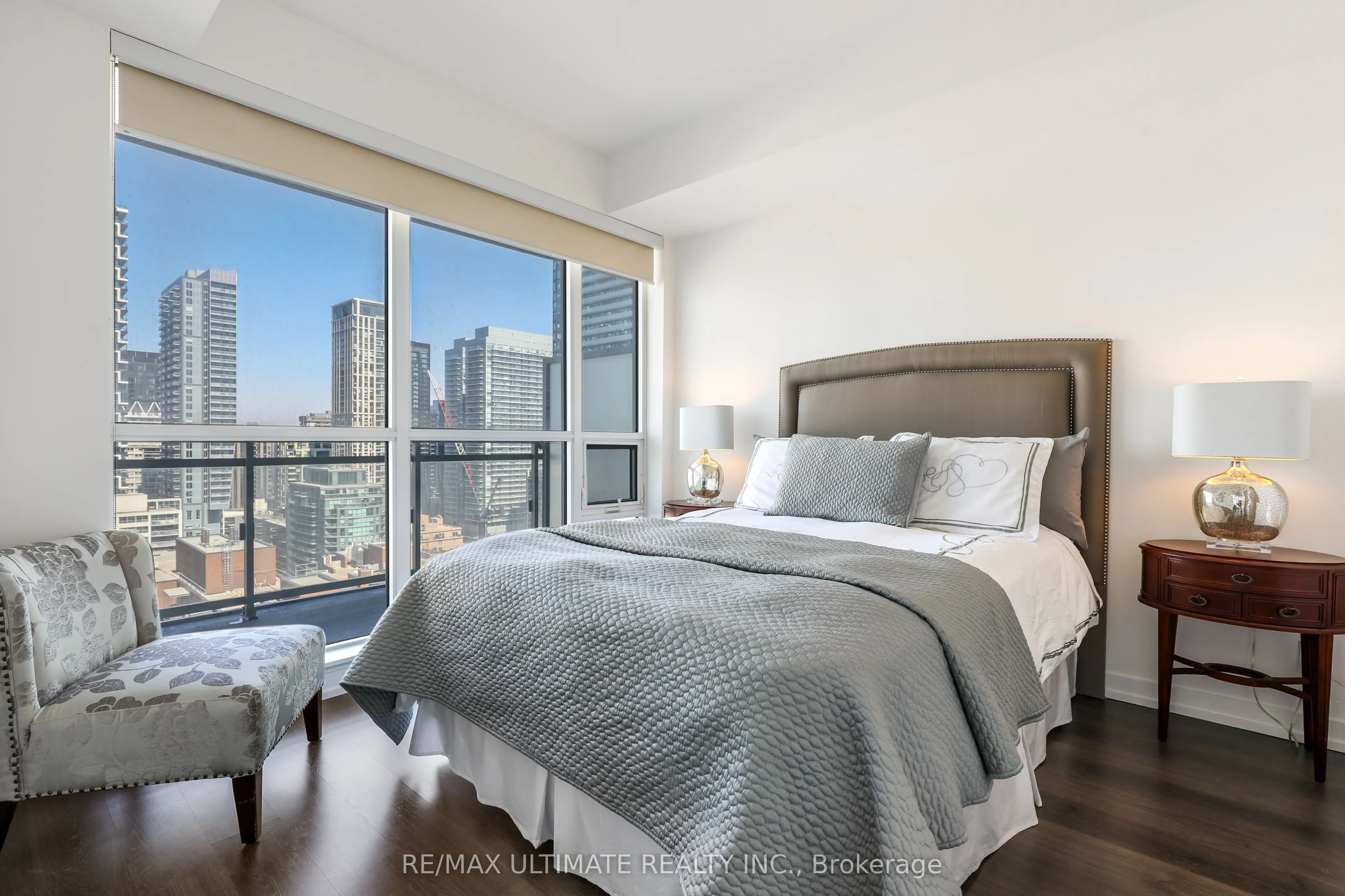 98 Lillian Street #1812