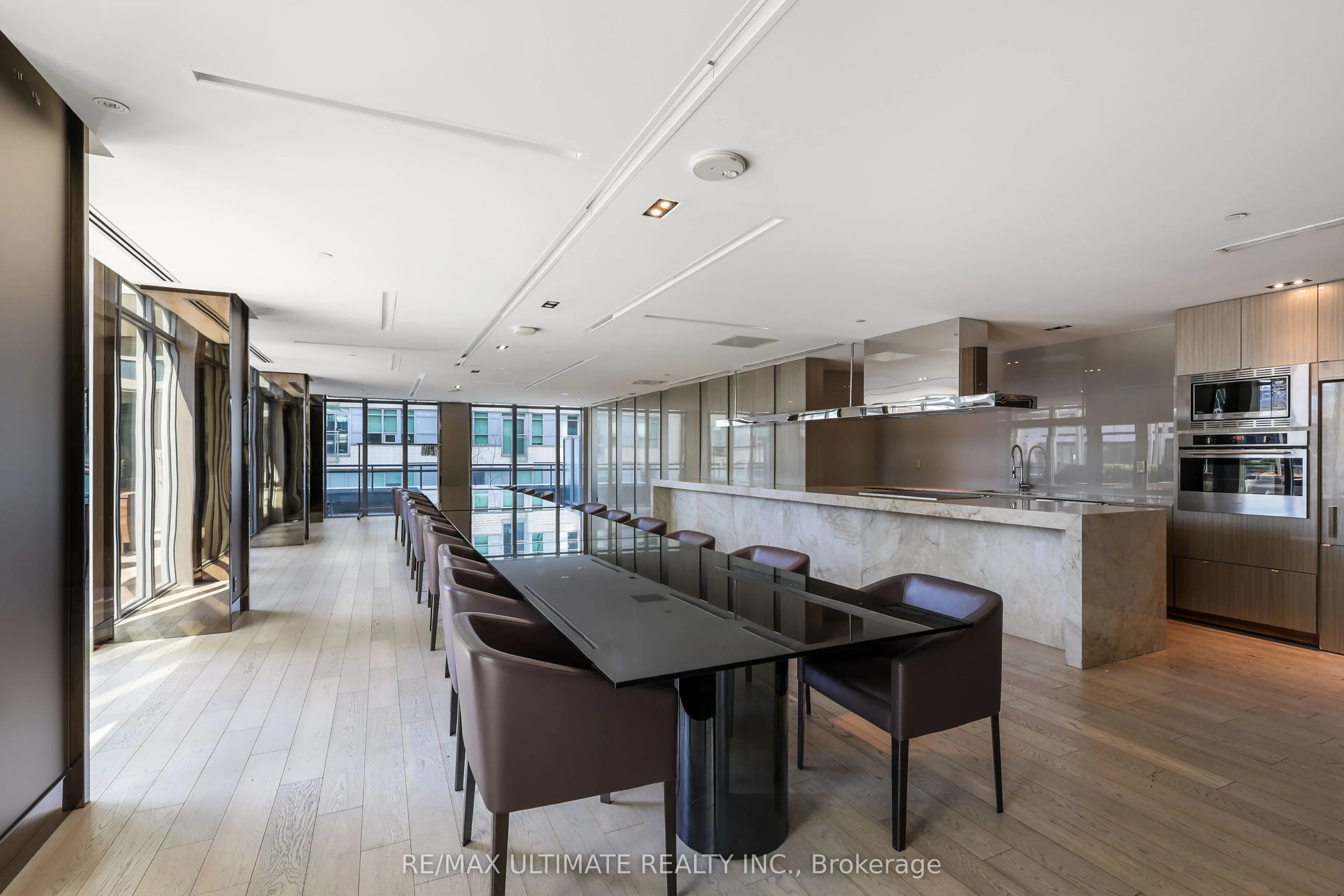 98 Lillian Street #1812