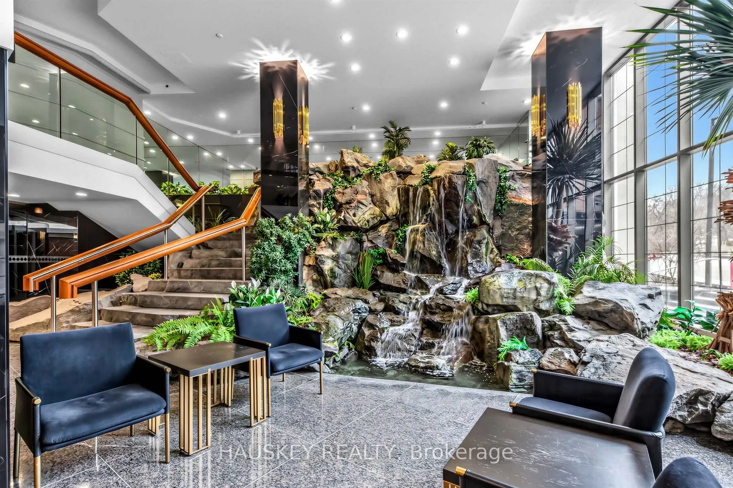 3800 Yonge Street #402