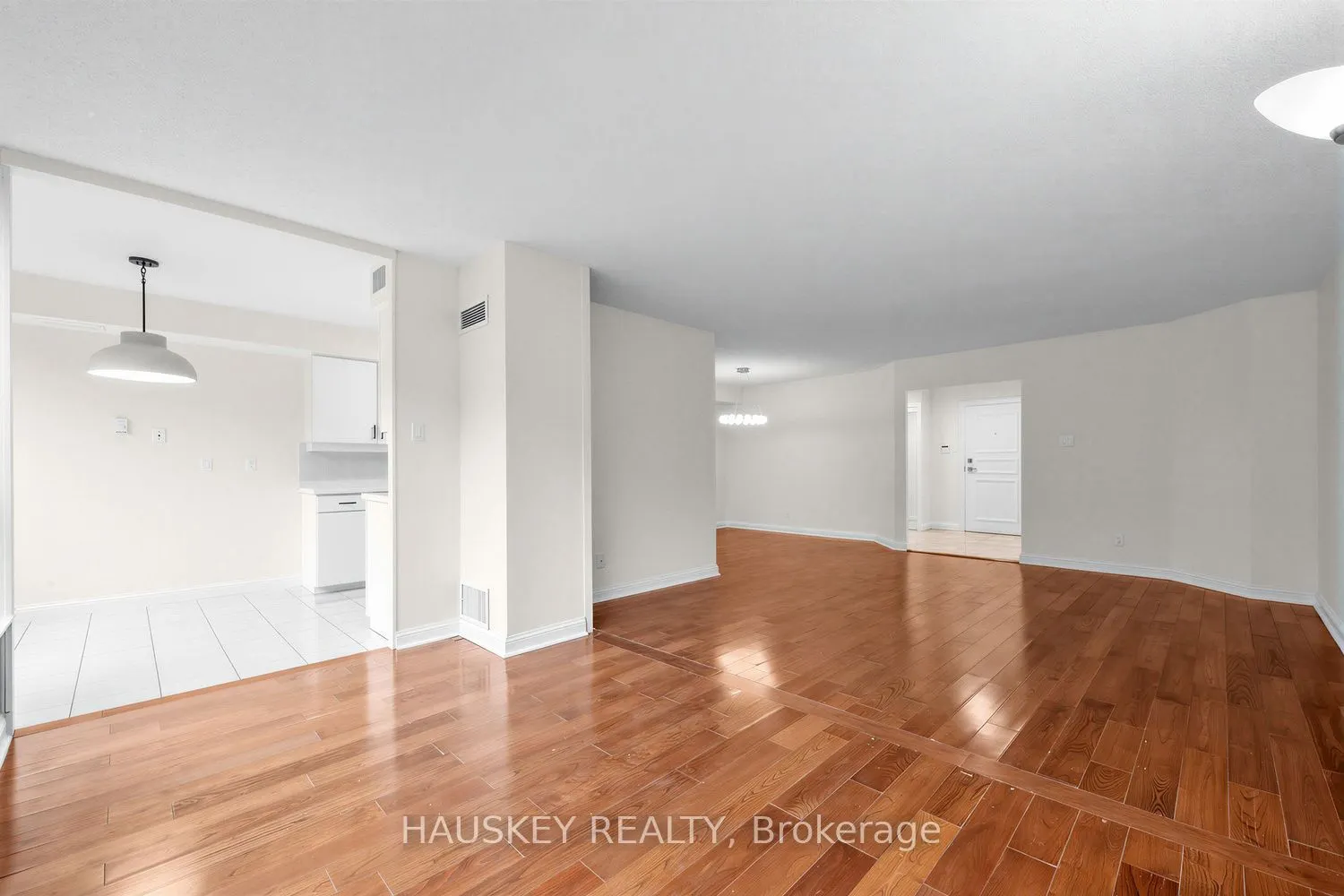 3800 Yonge Street #402