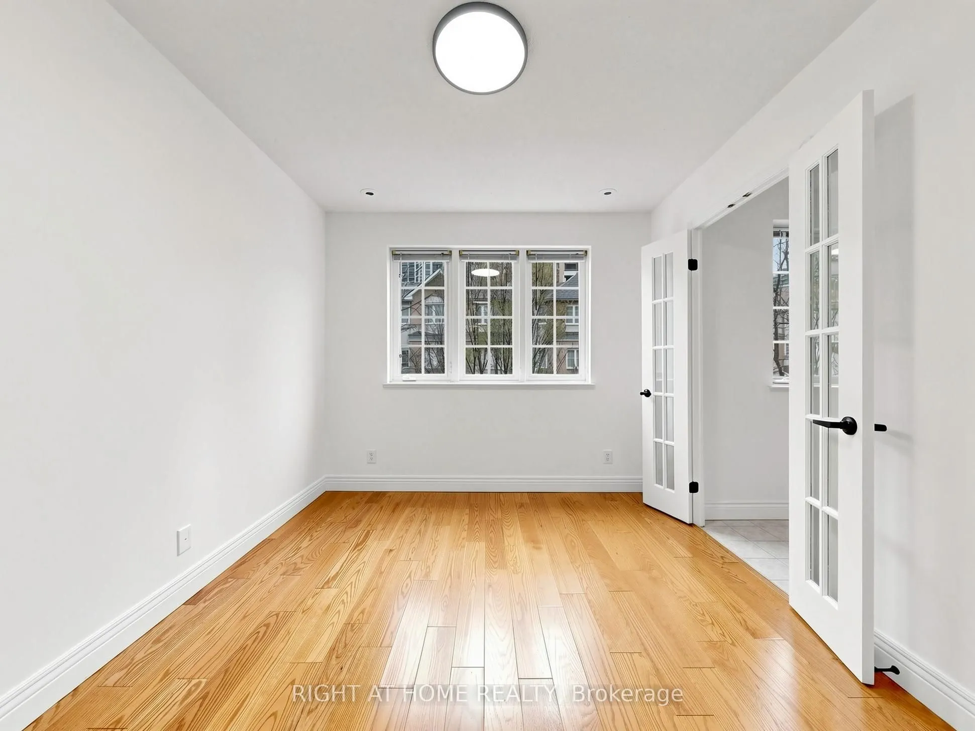 28 Sommerset Way #1520