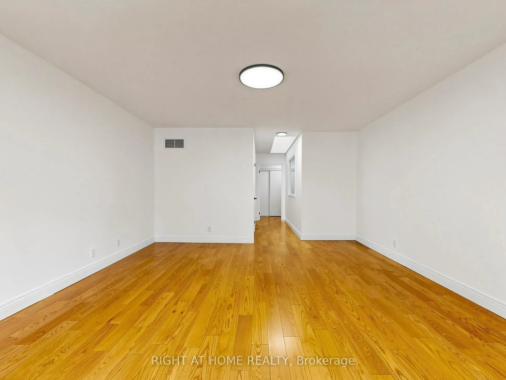 28 Sommerset Way #1520