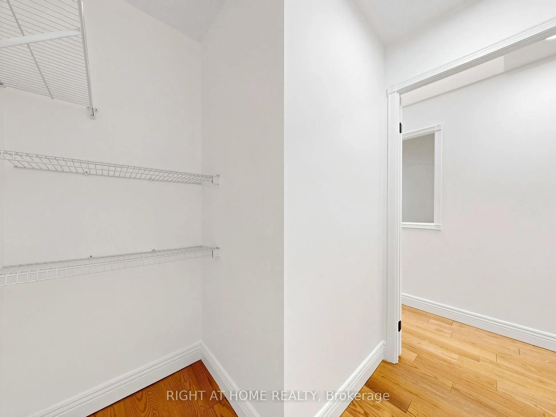28 Sommerset Way #1520