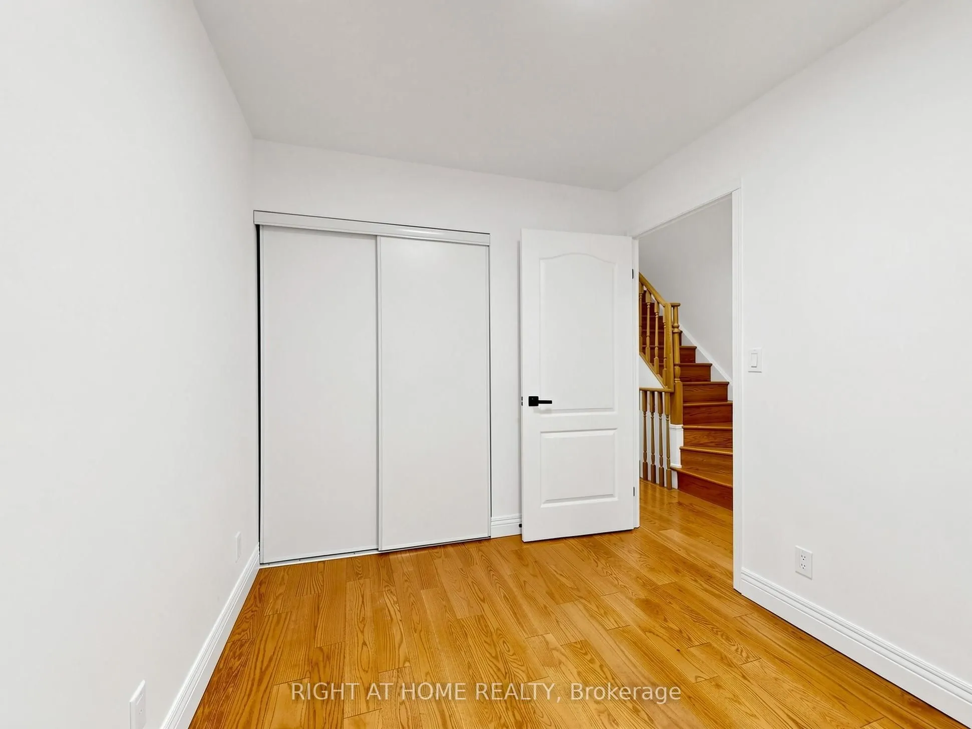 28 Sommerset Way #1520
