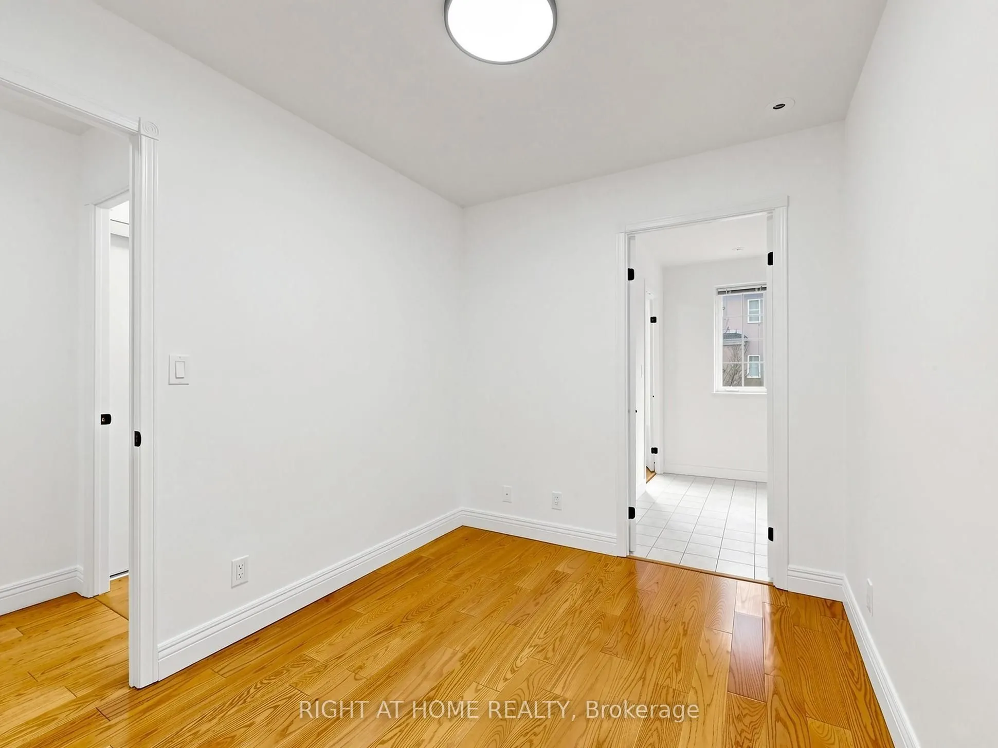 28 Sommerset Way #1520