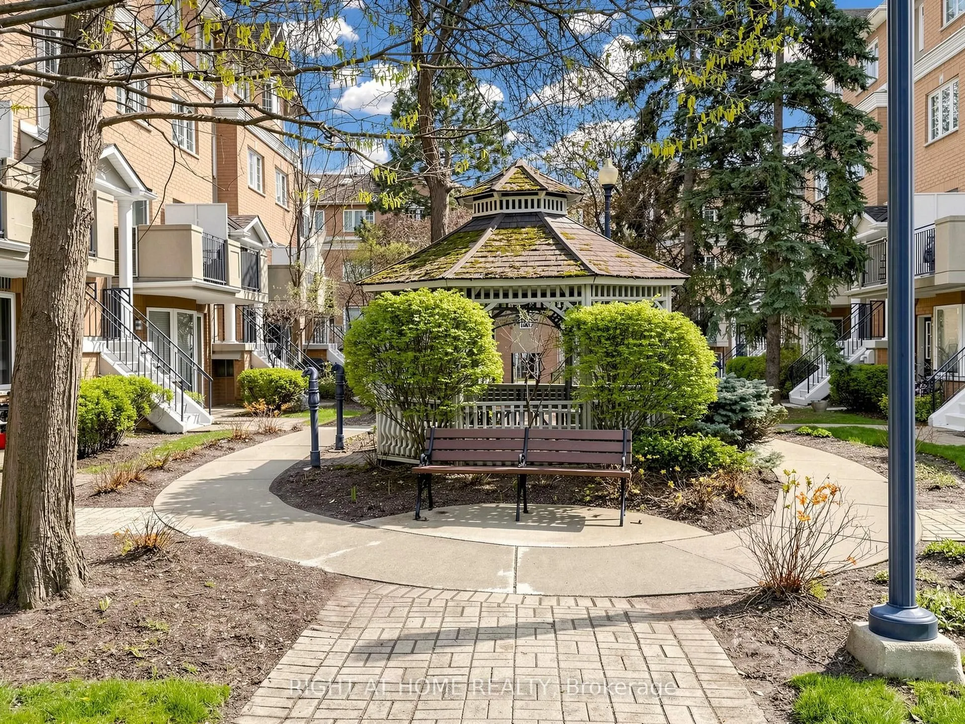 28 Sommerset Way #1520