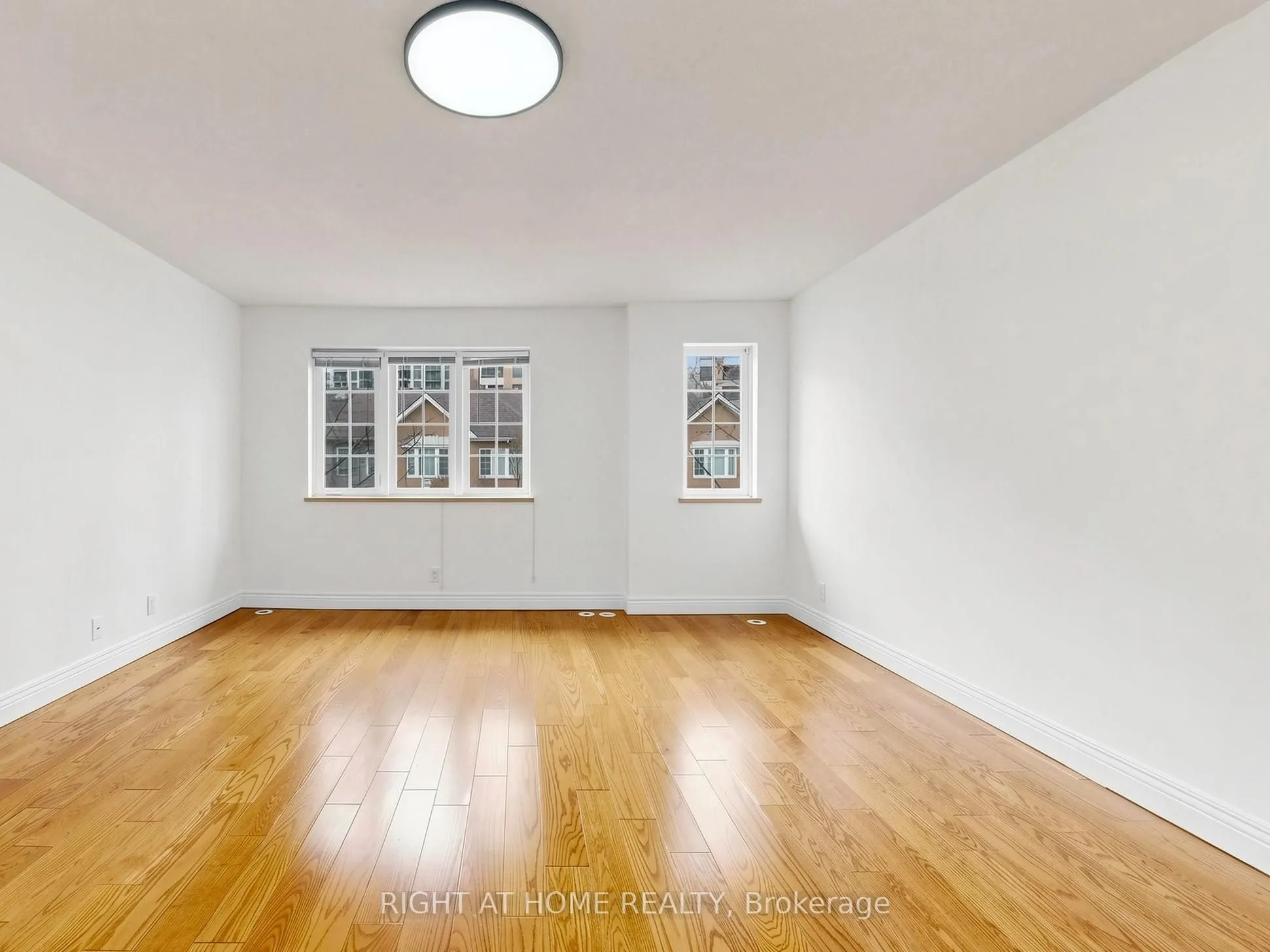28 Sommerset Way #1520