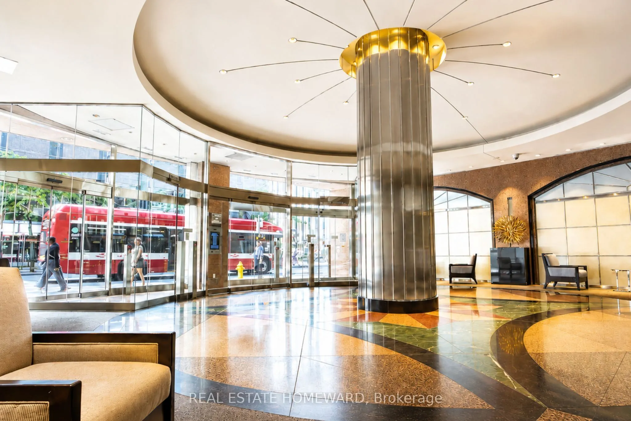 7 King Street E #602