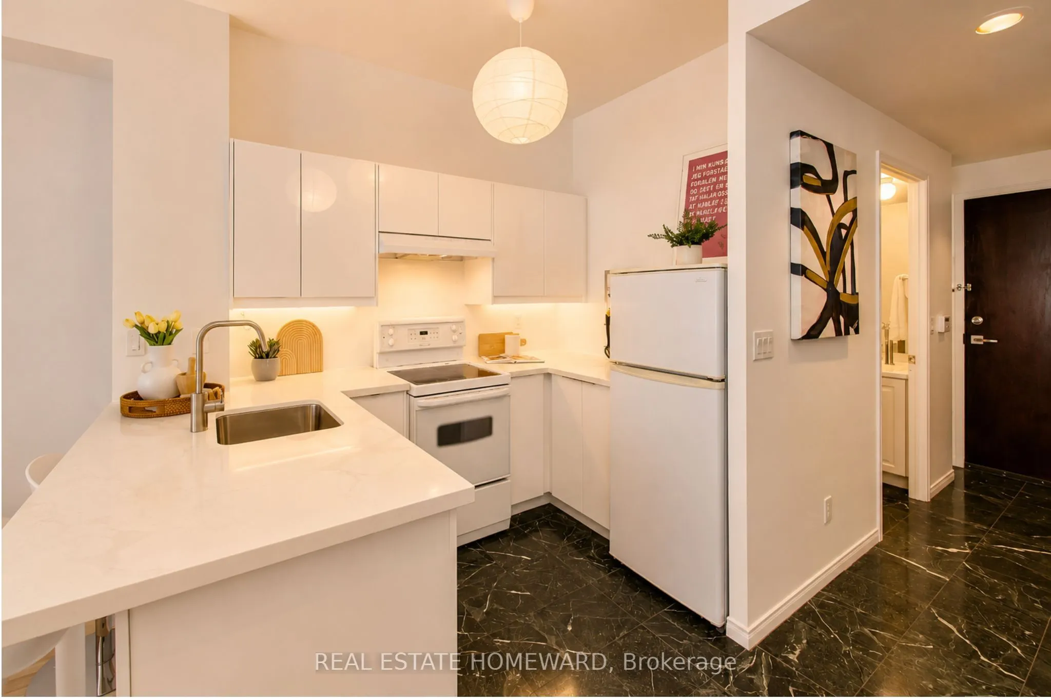 7 King Street E #602