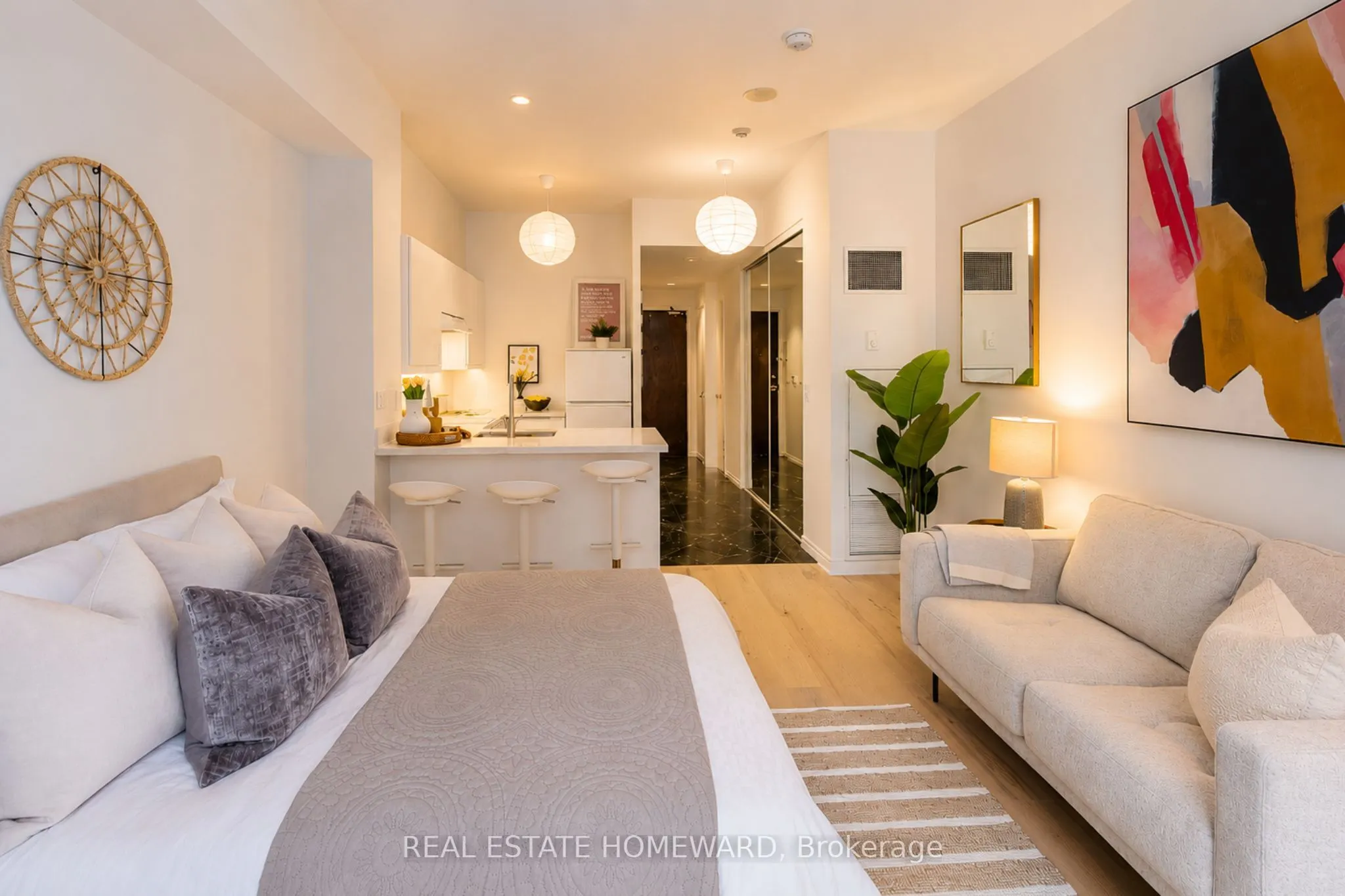 7 King Street E #602
