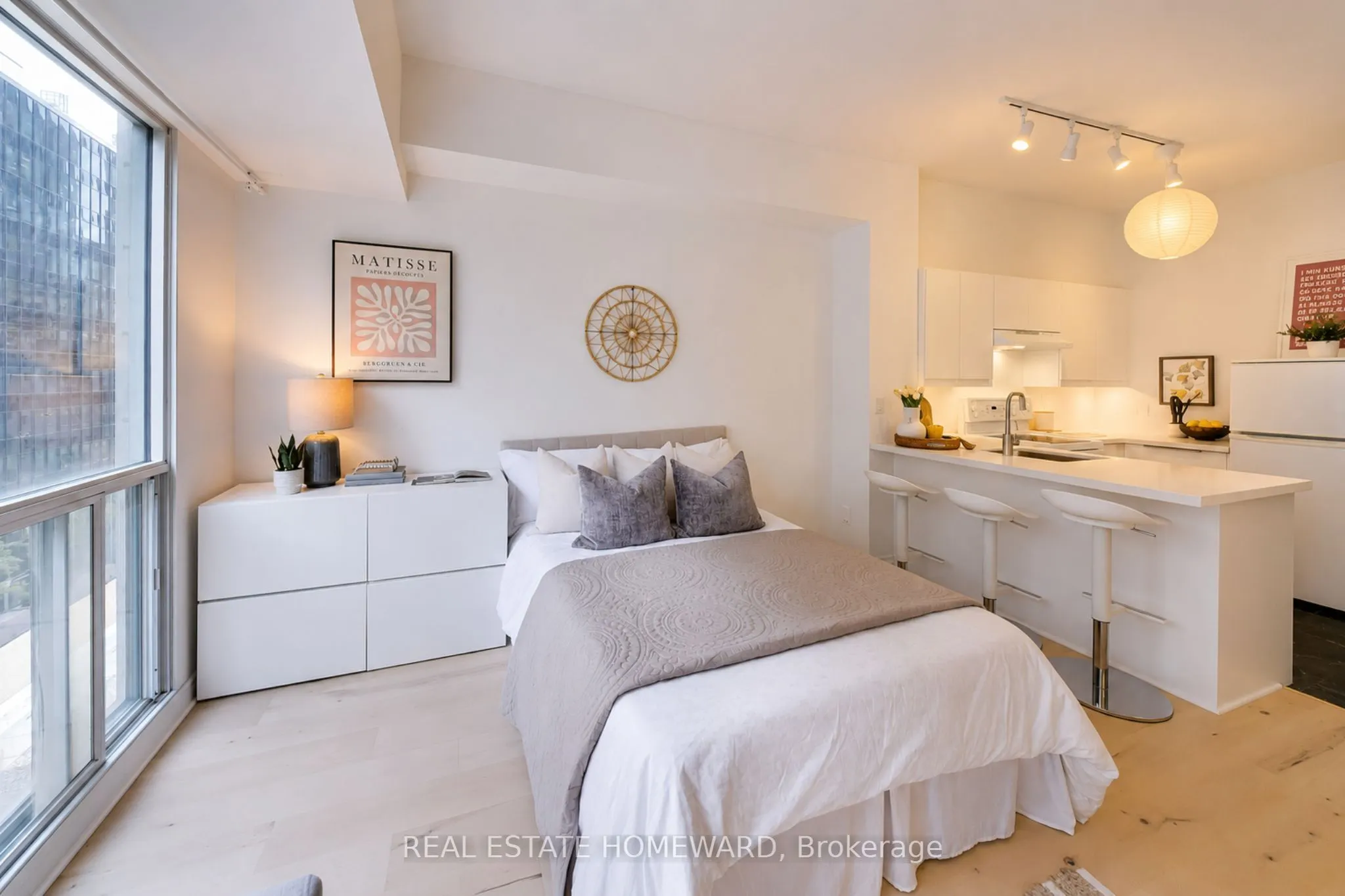 7 King Street E #602