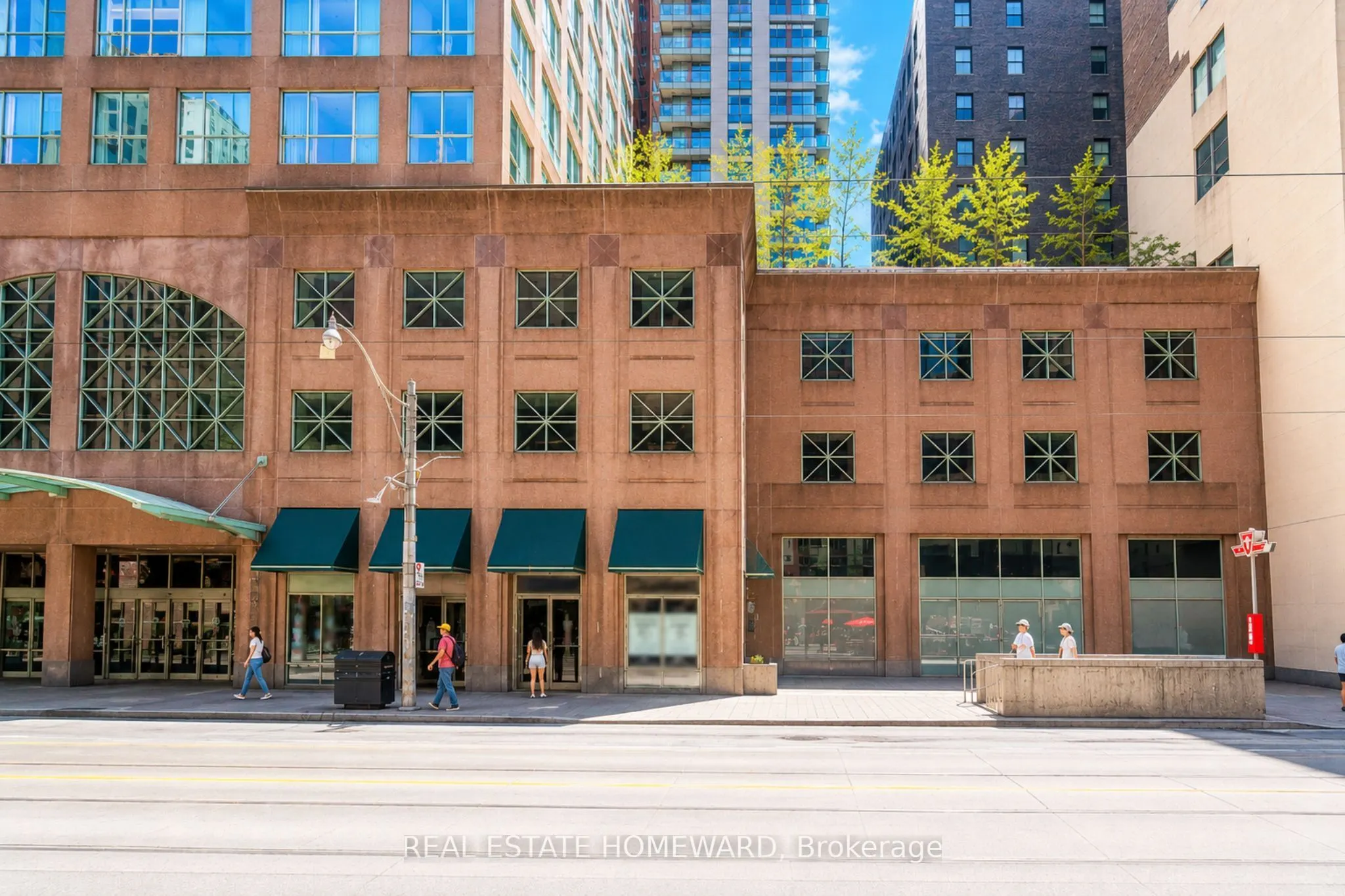 7 King Street E #602