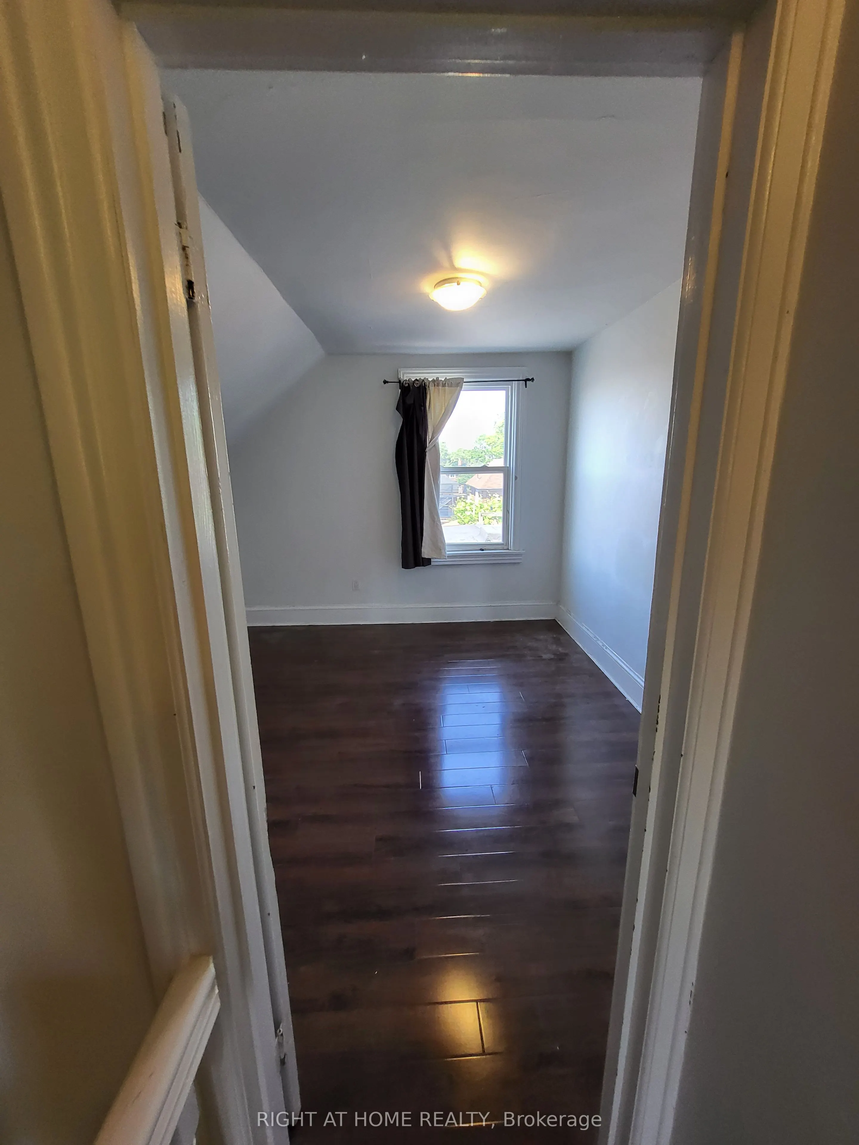 194 Beatrice Street #2