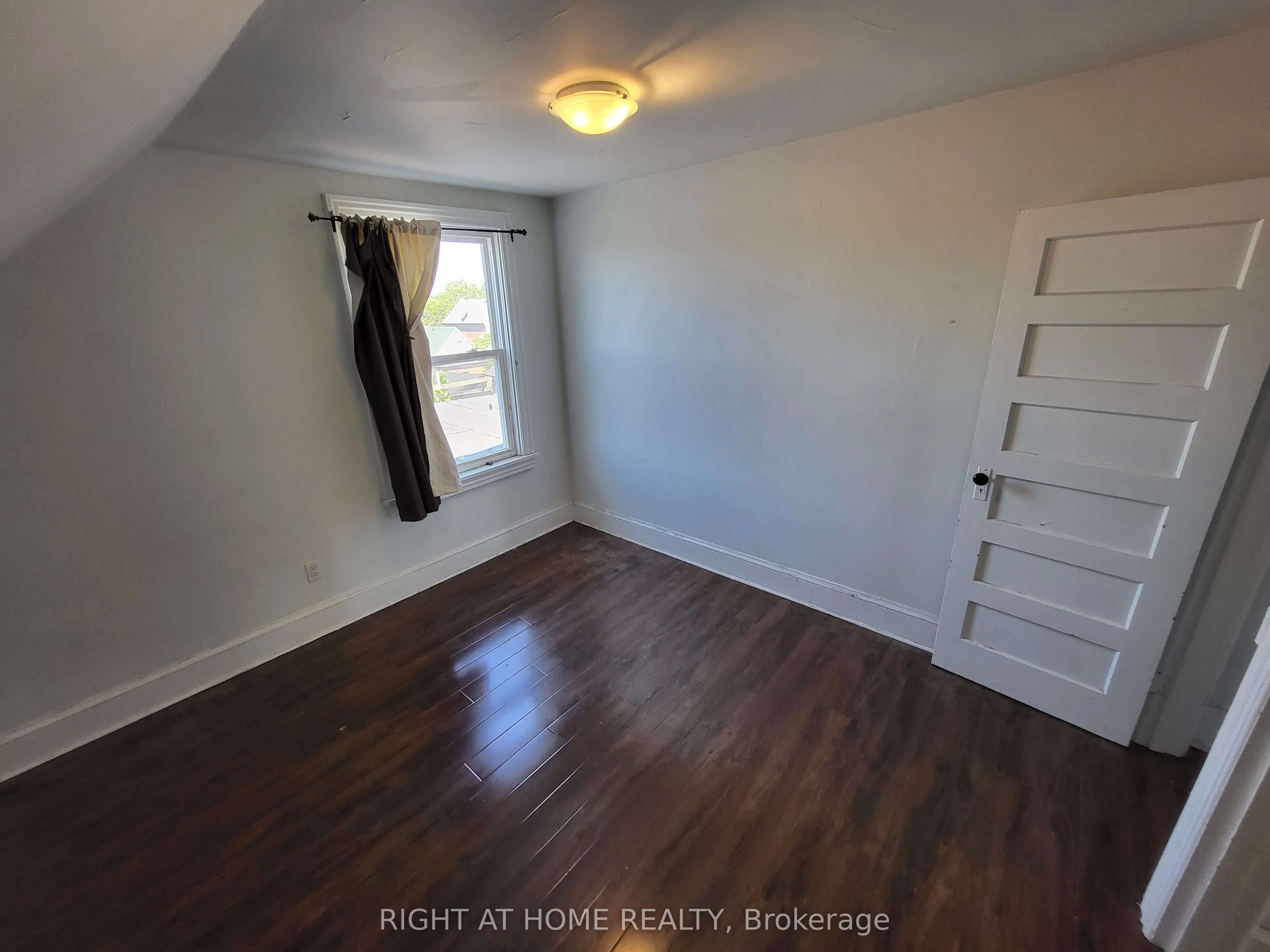 194 Beatrice Street #2