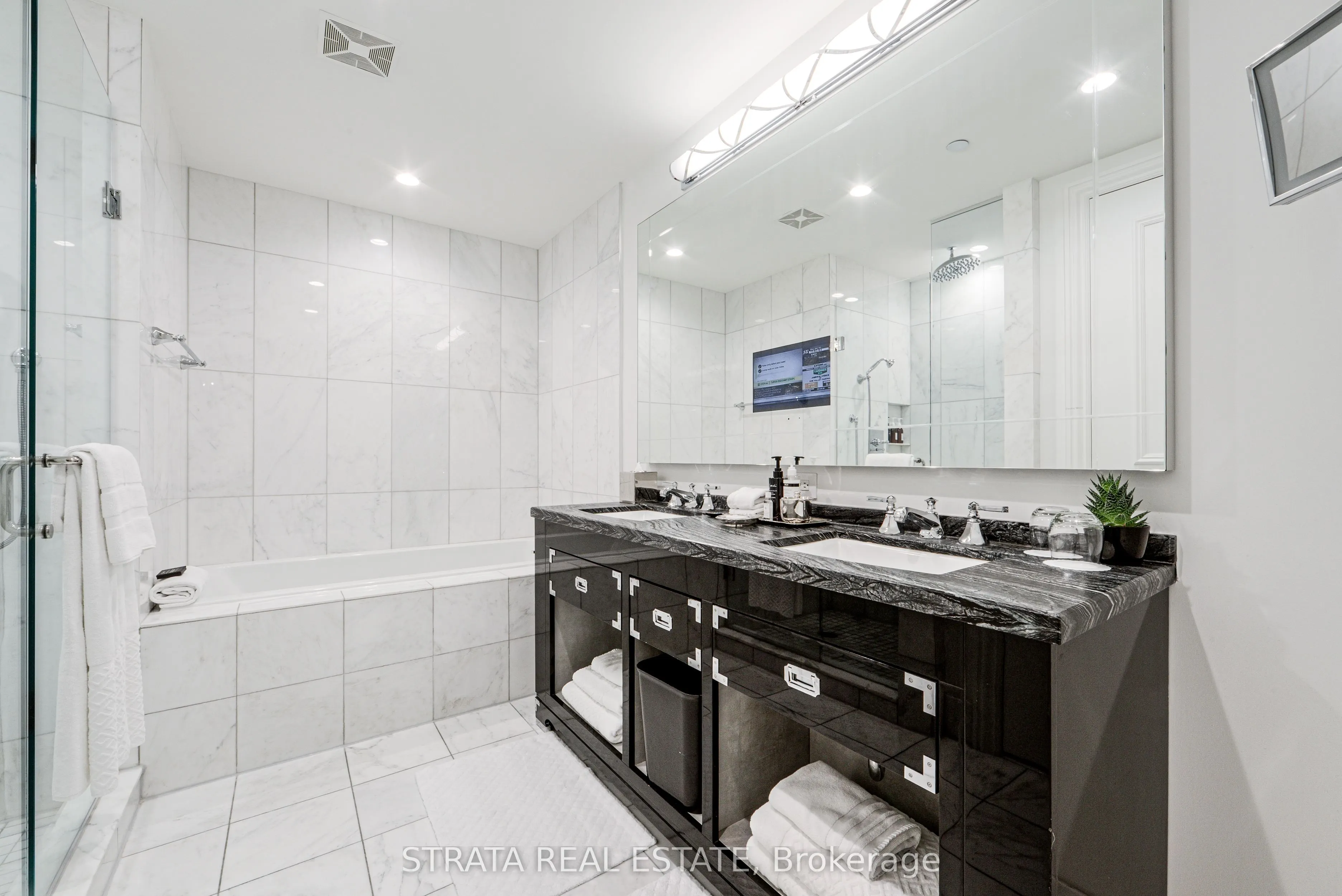 325 Bay Street #1905