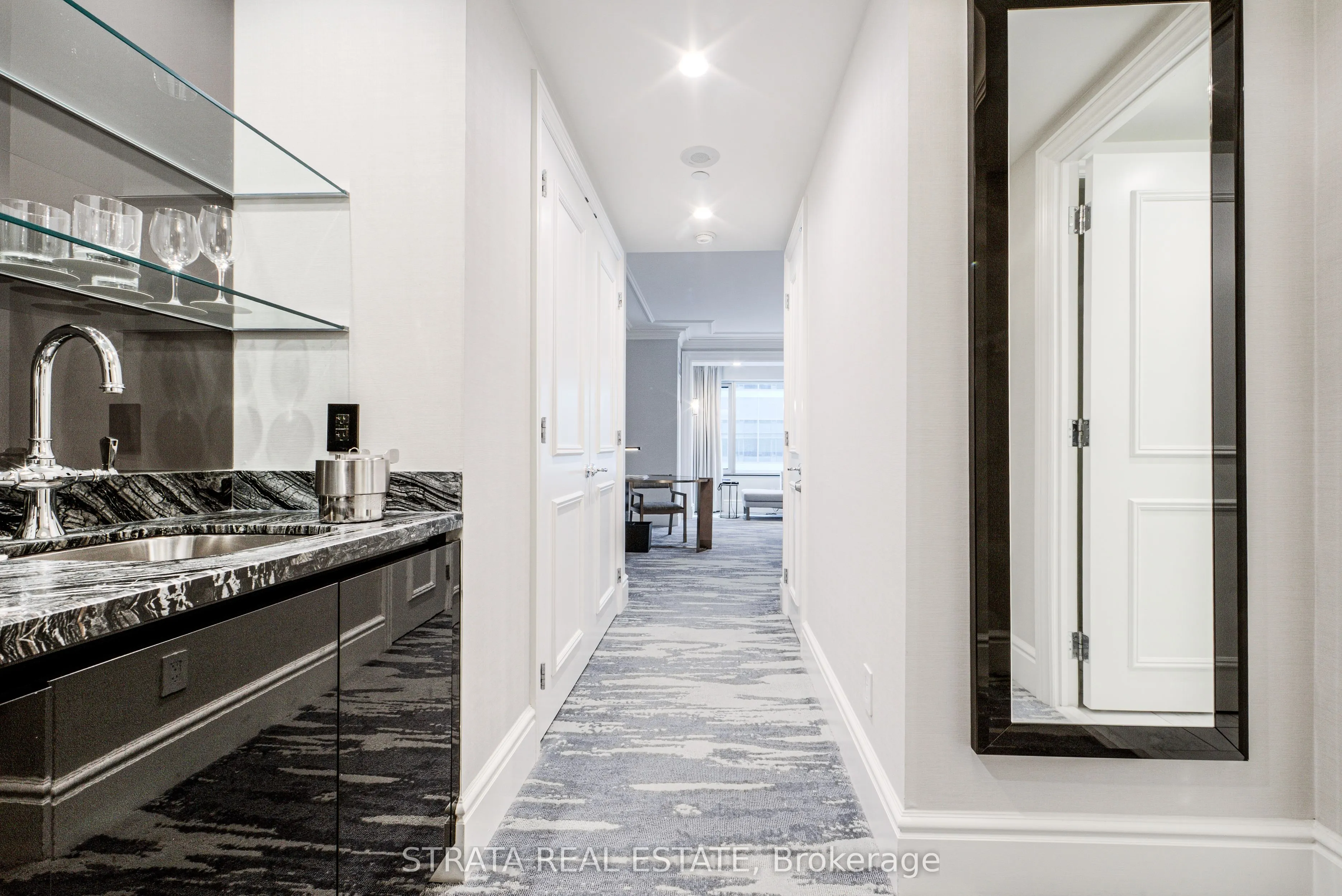 325 Bay Street #1905