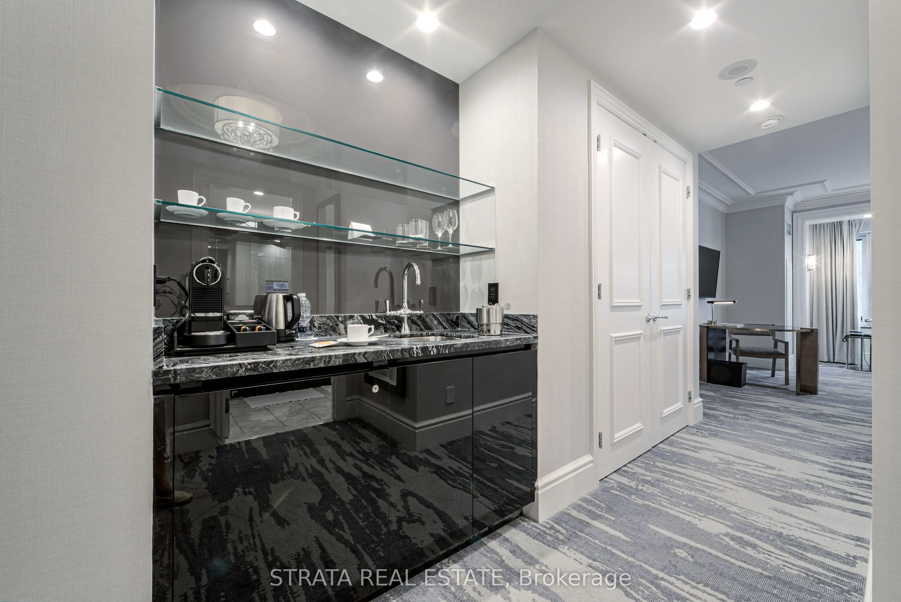 325 Bay Street #1905
