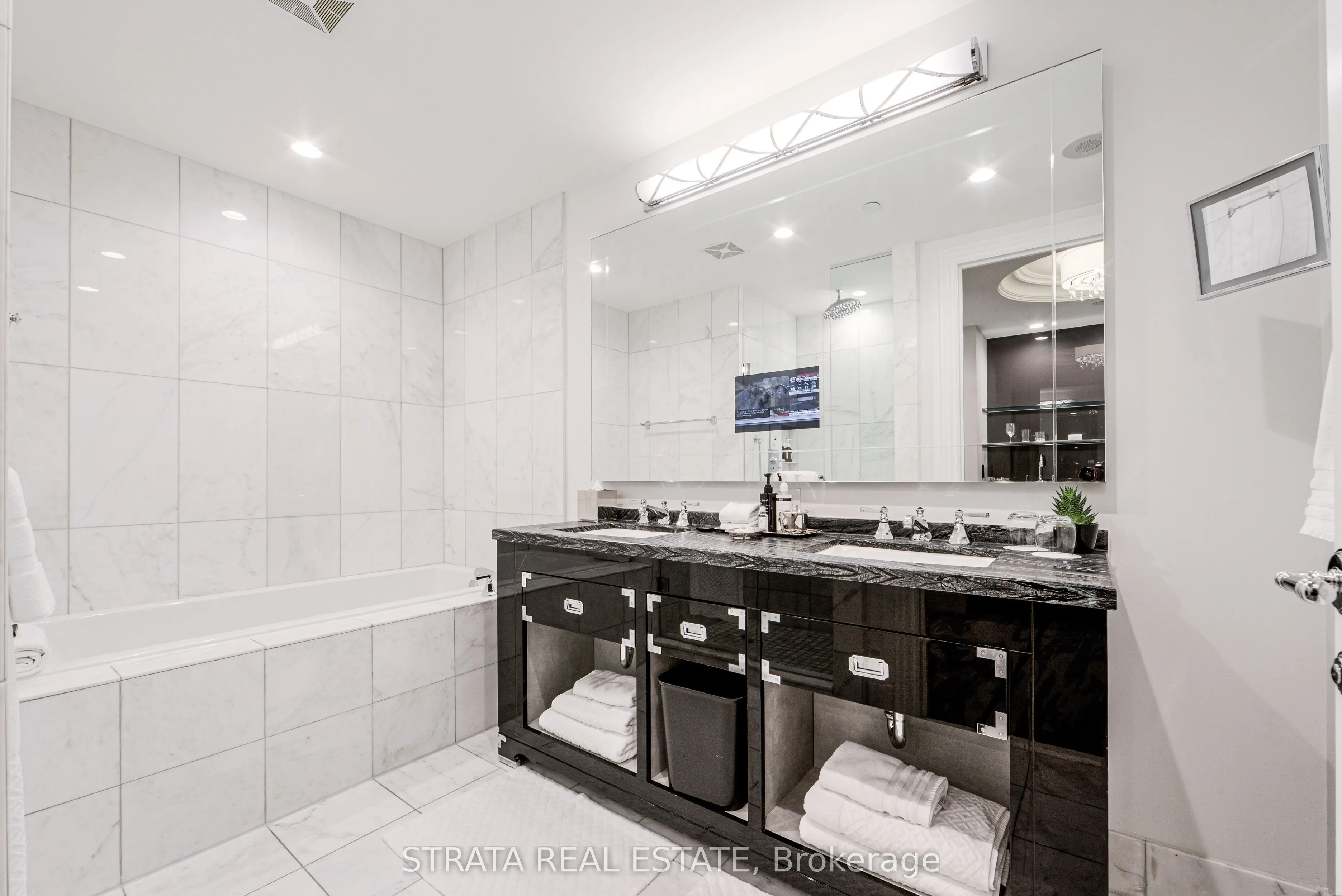 325 Bay Street #1905