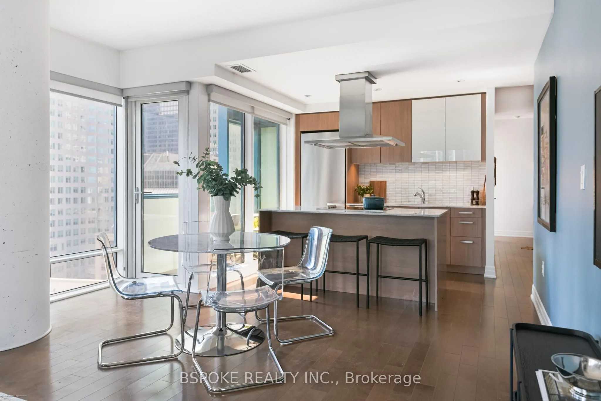 8 The Esplanade #1502