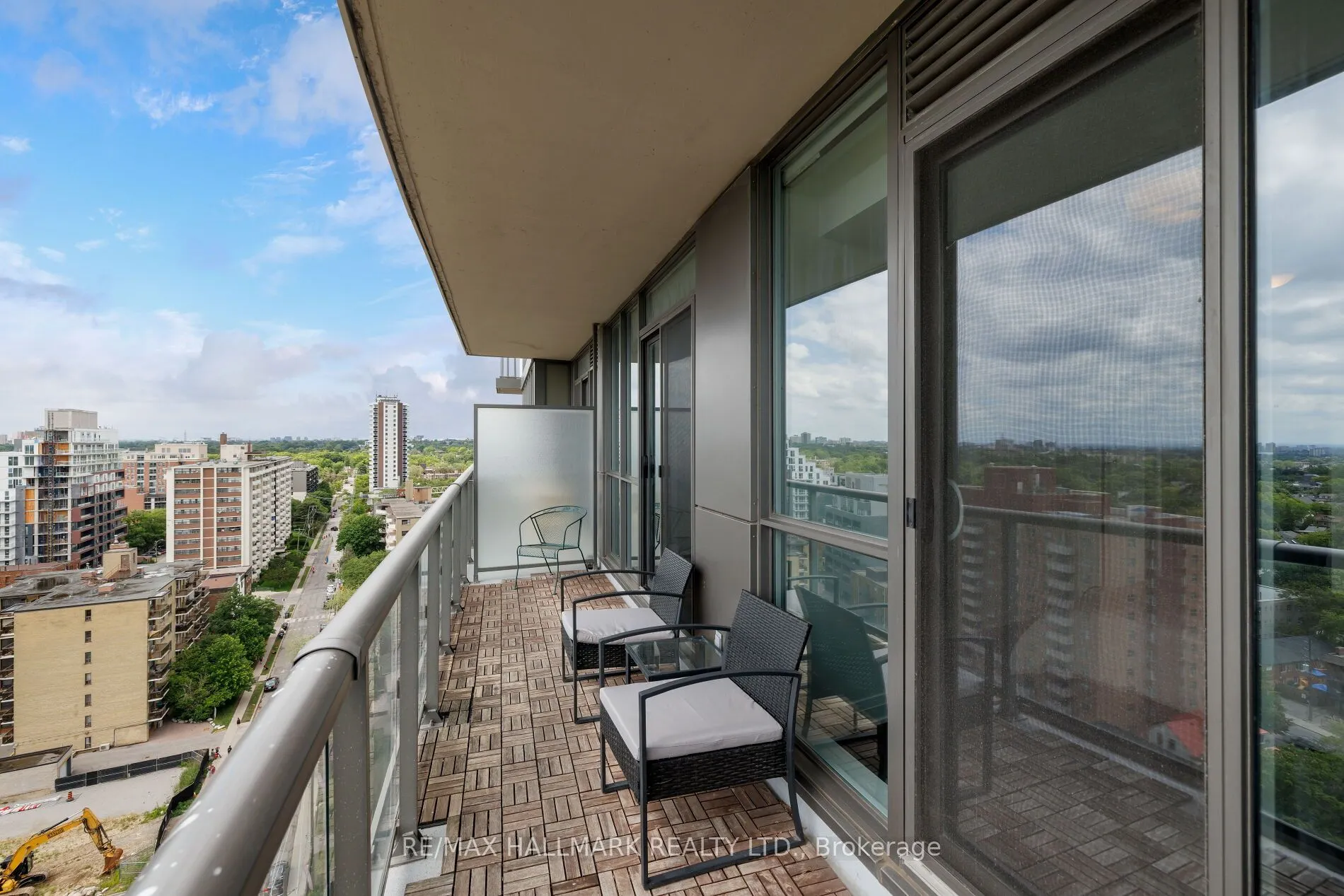 530 St Clair Avenue W #1401