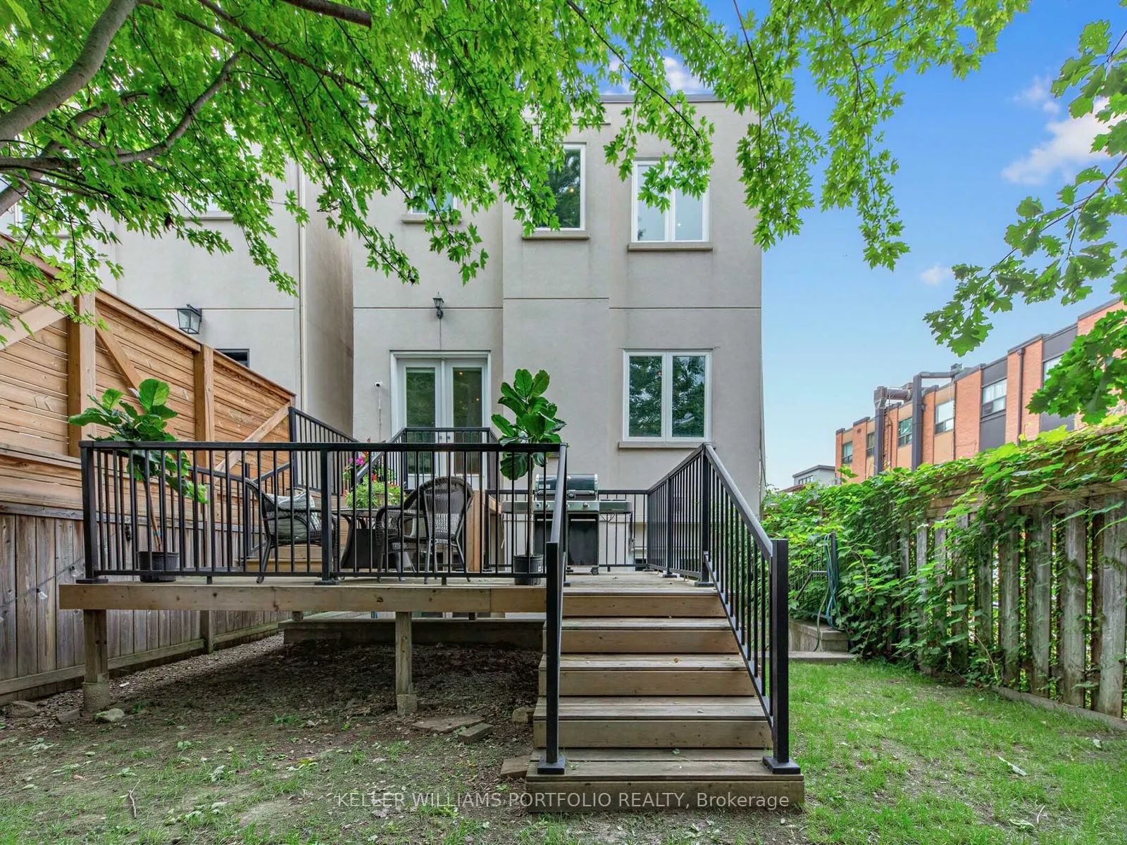21 Albertus Avenue